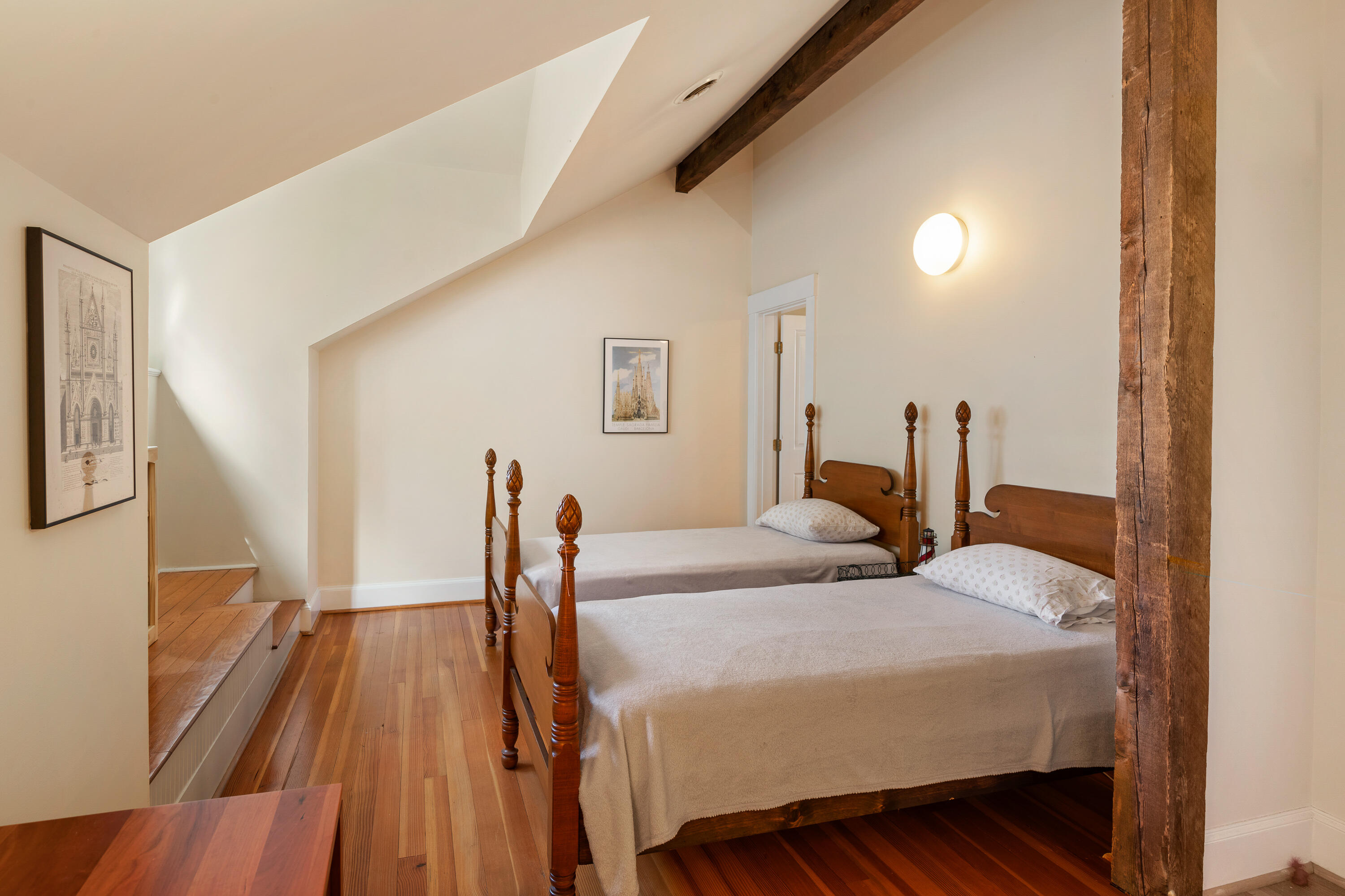 8 Quartermaster Court, 8