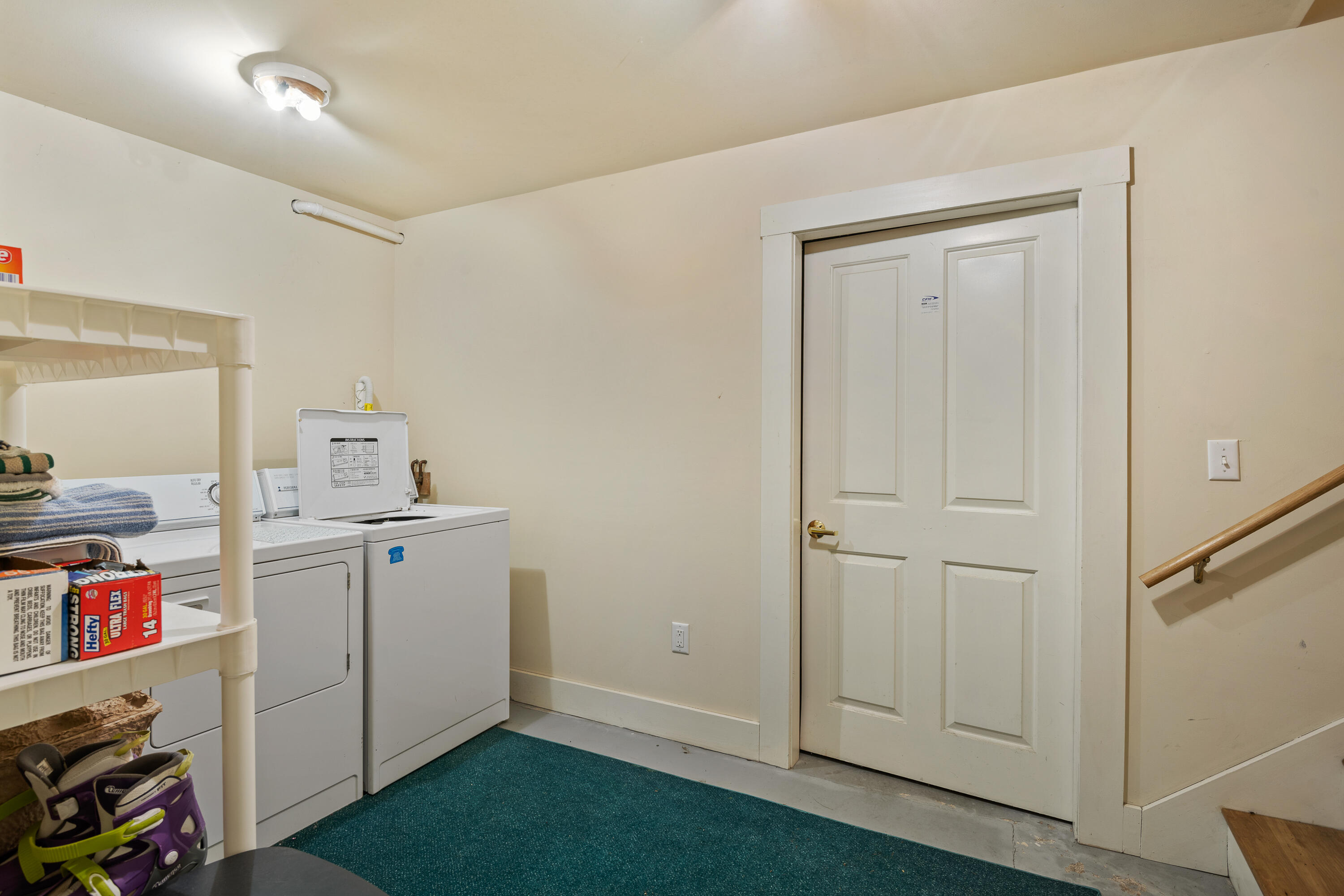 8 Quartermaster Court, 8