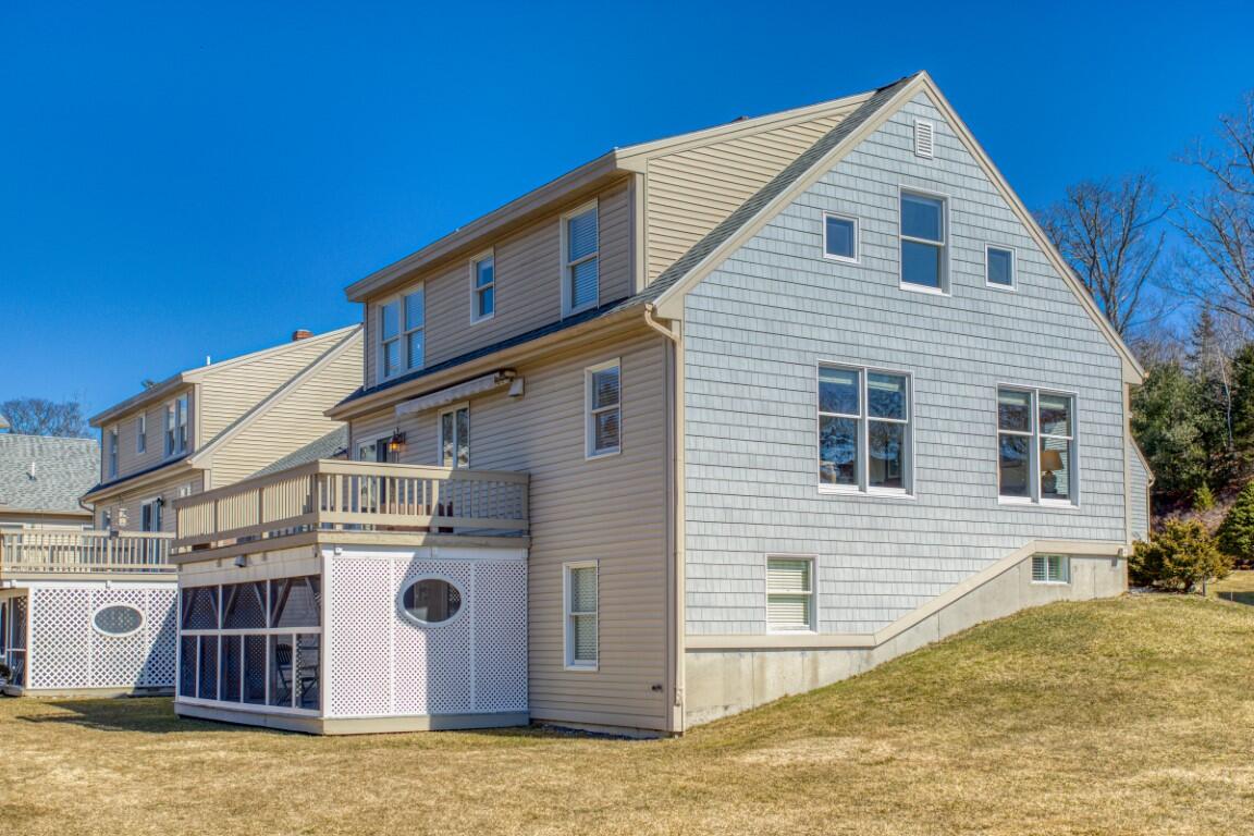 20 Village Court, 40