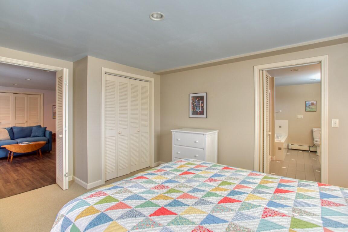 20 Village Court, 40