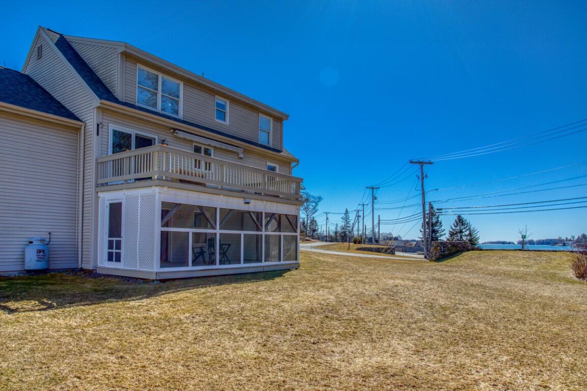 20 Village Court, 40