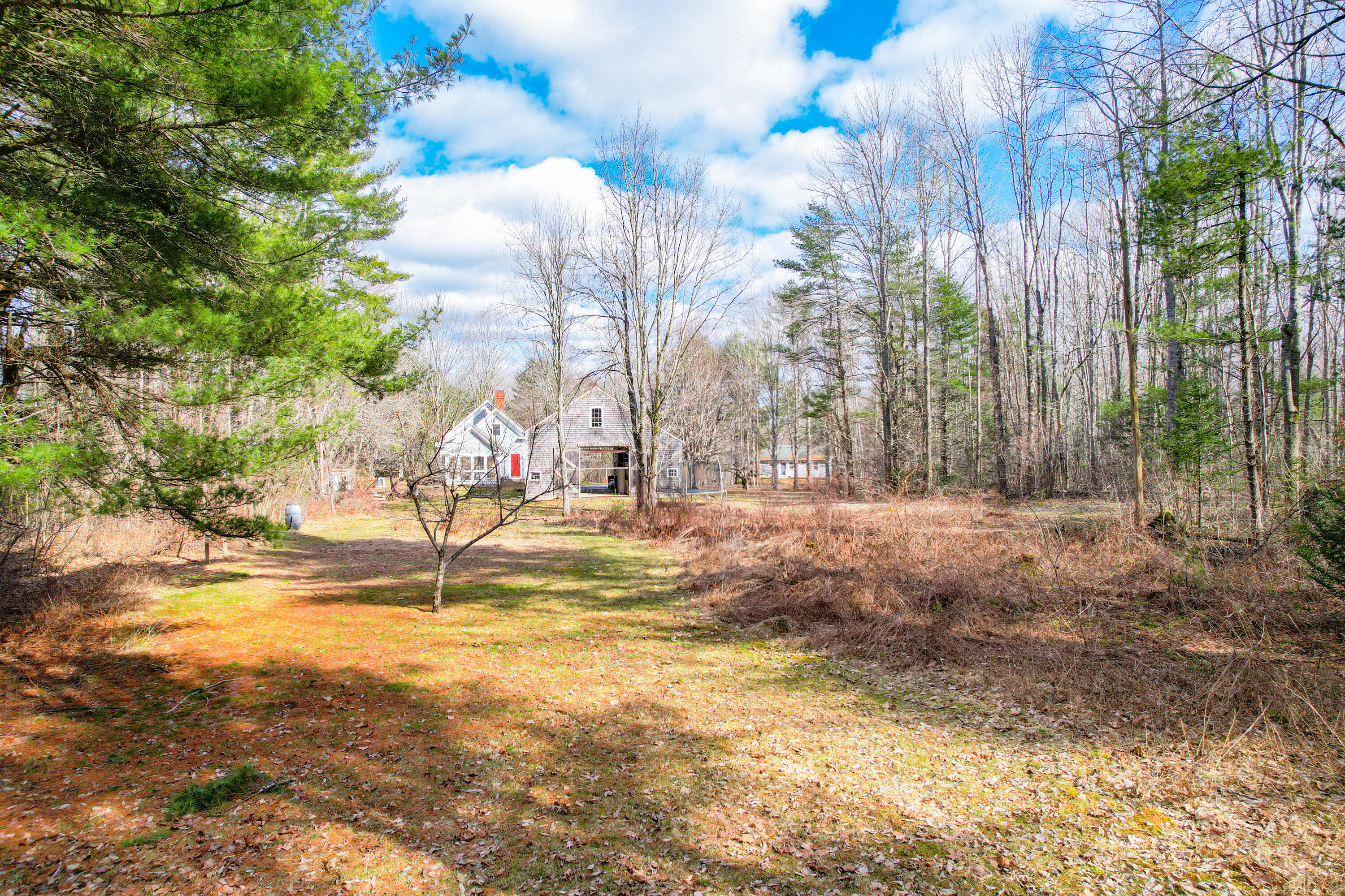 300 E East Neck Road