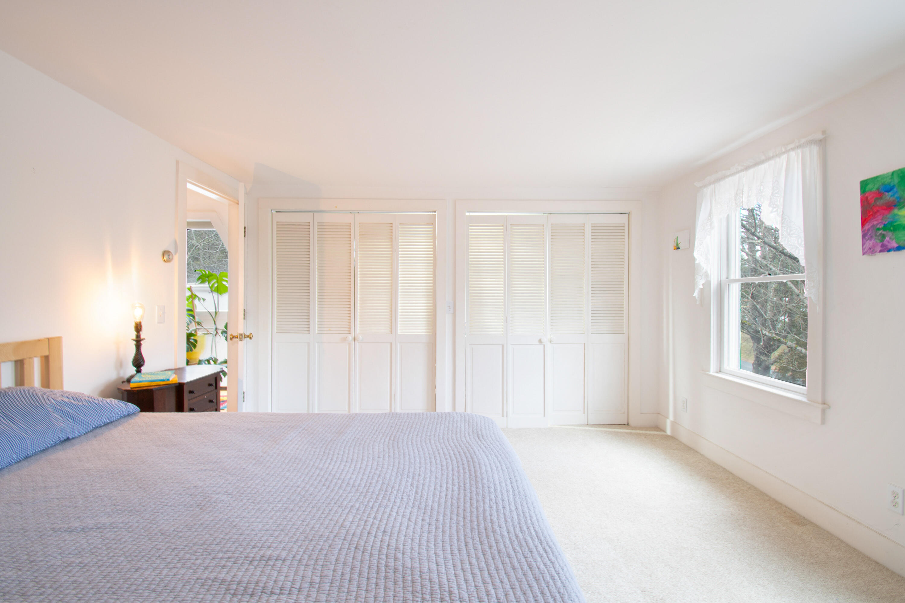 300 E East Neck Road