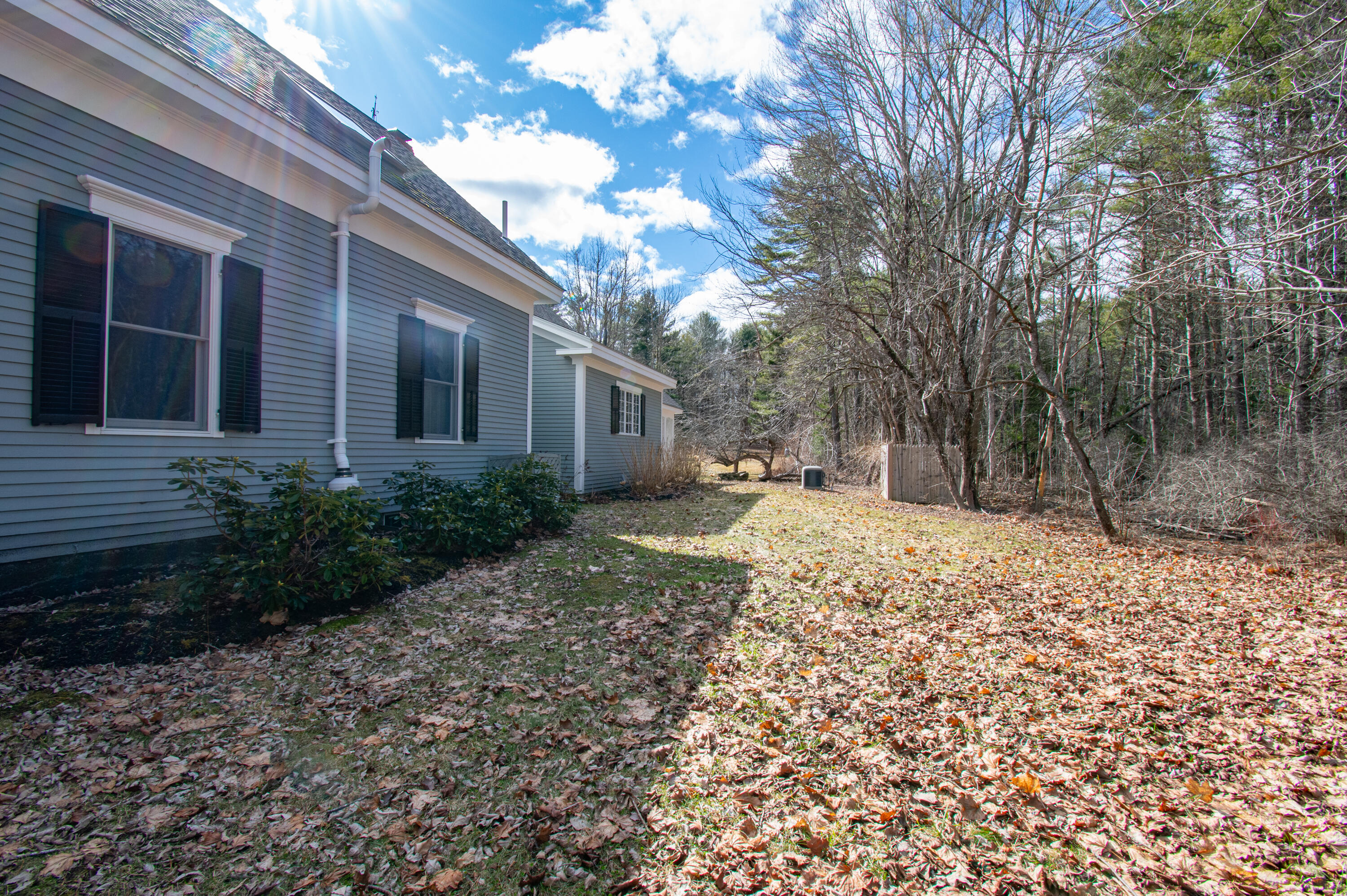 300 E East Neck Road