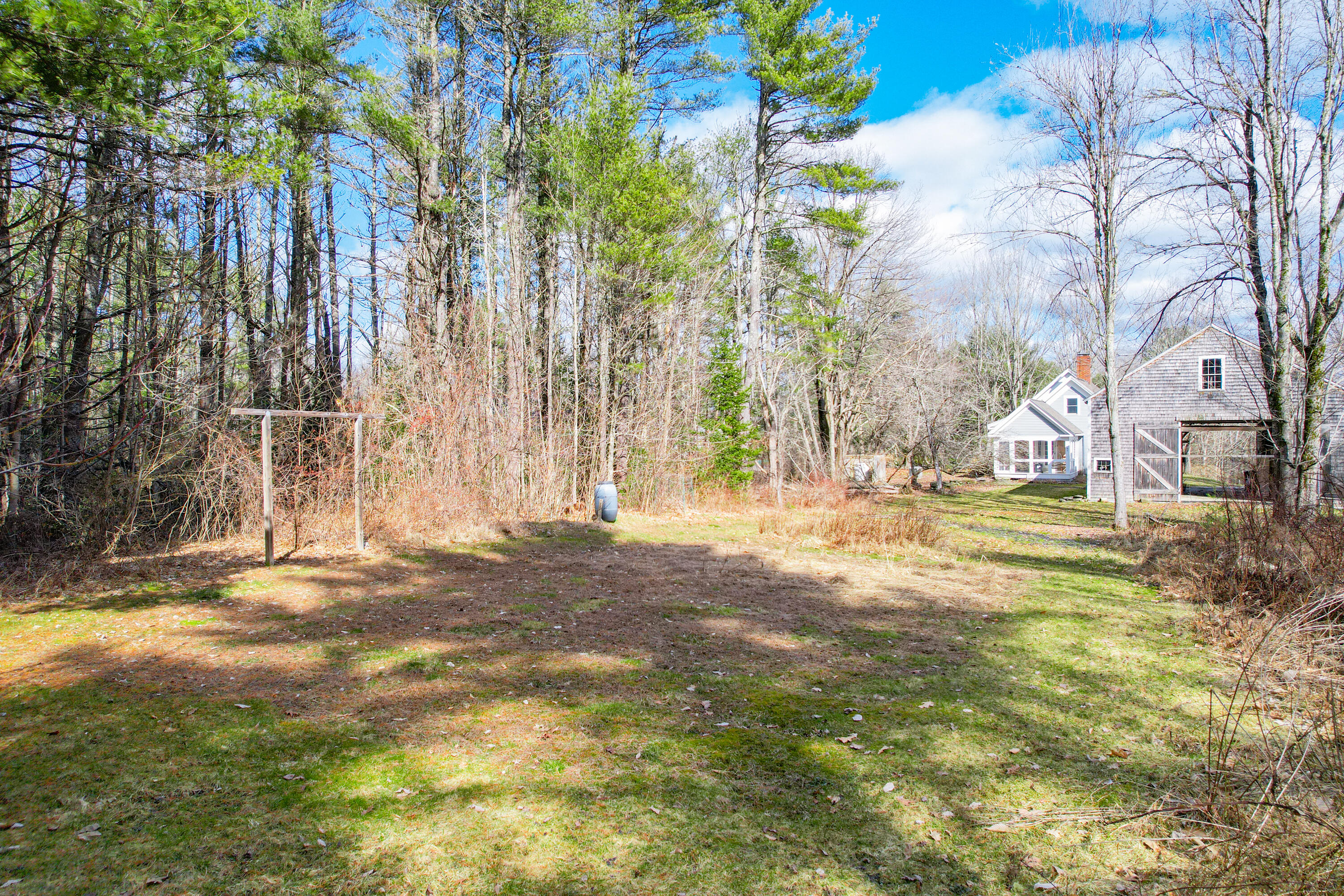 300 E East Neck Road