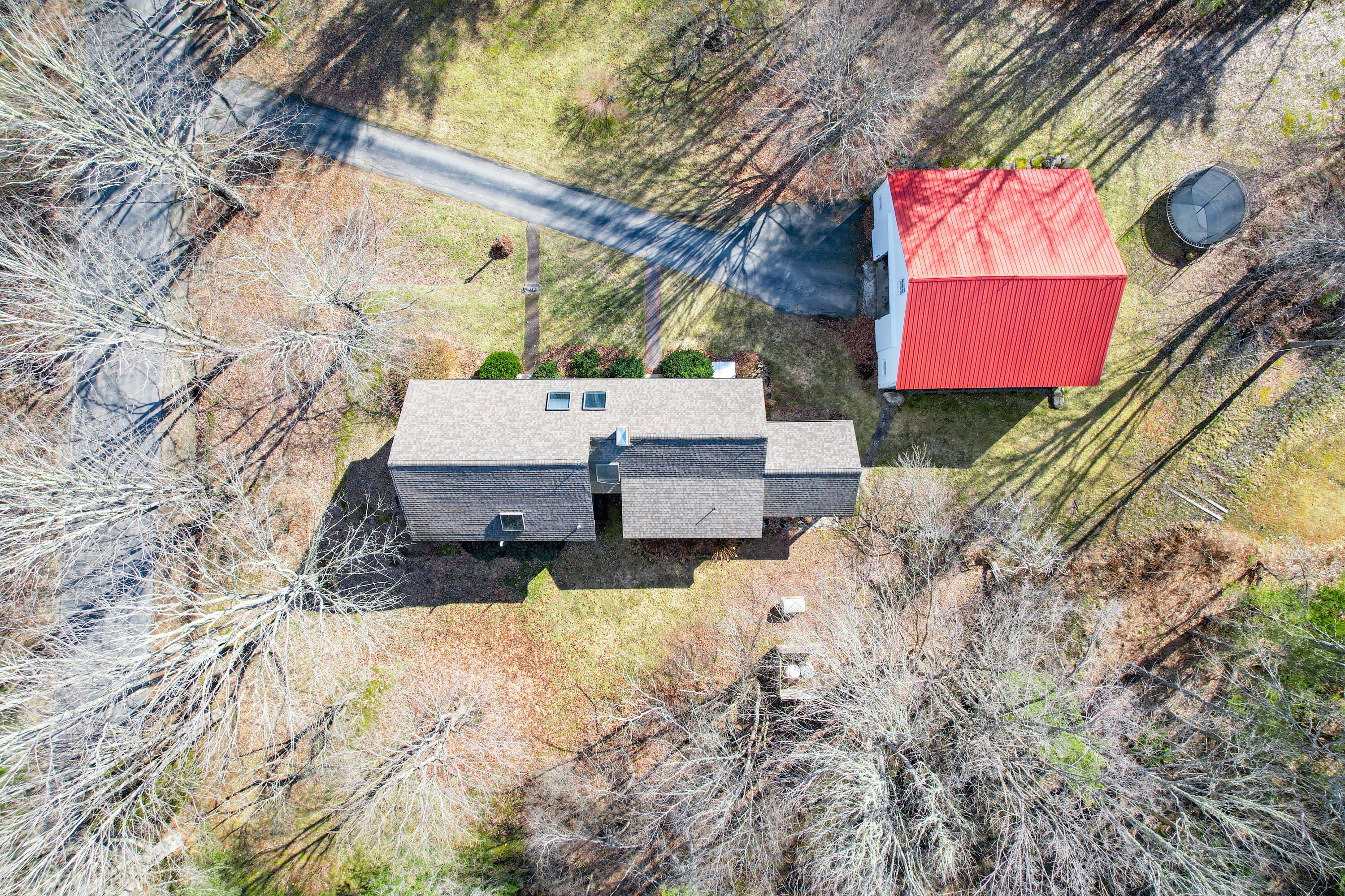 300 E East Neck Road