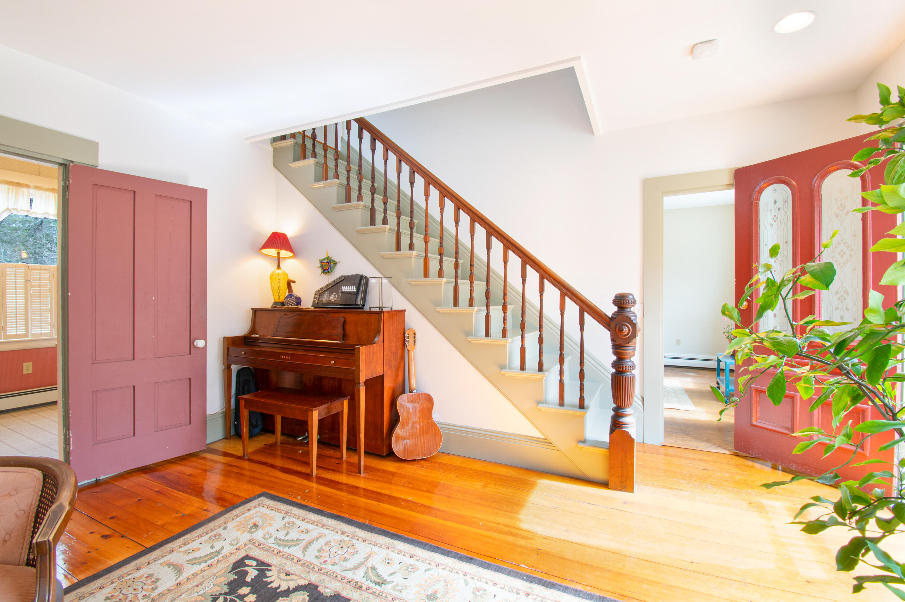 300 E East Neck Road