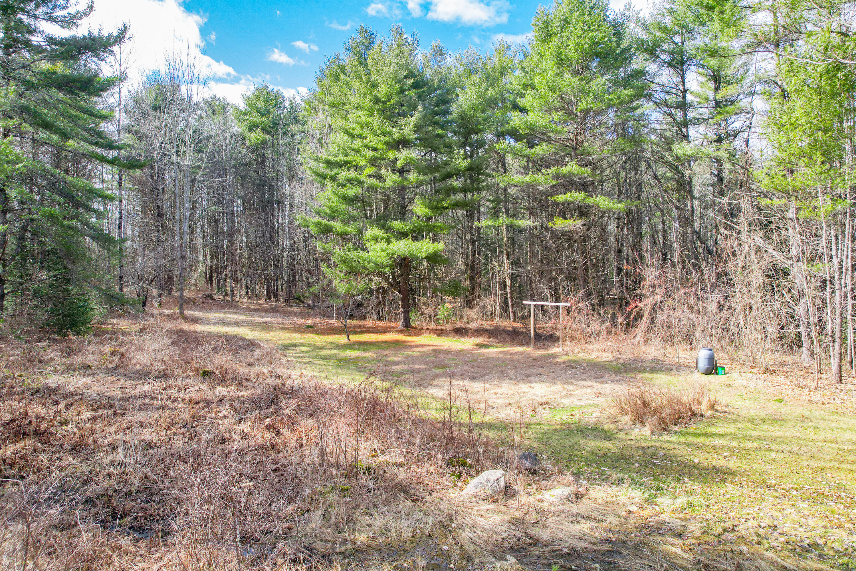 300 E East Neck Road