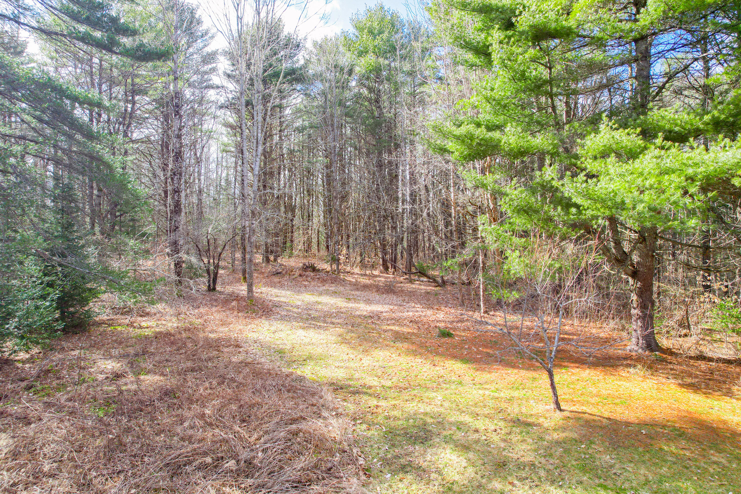 300 E East Neck Road