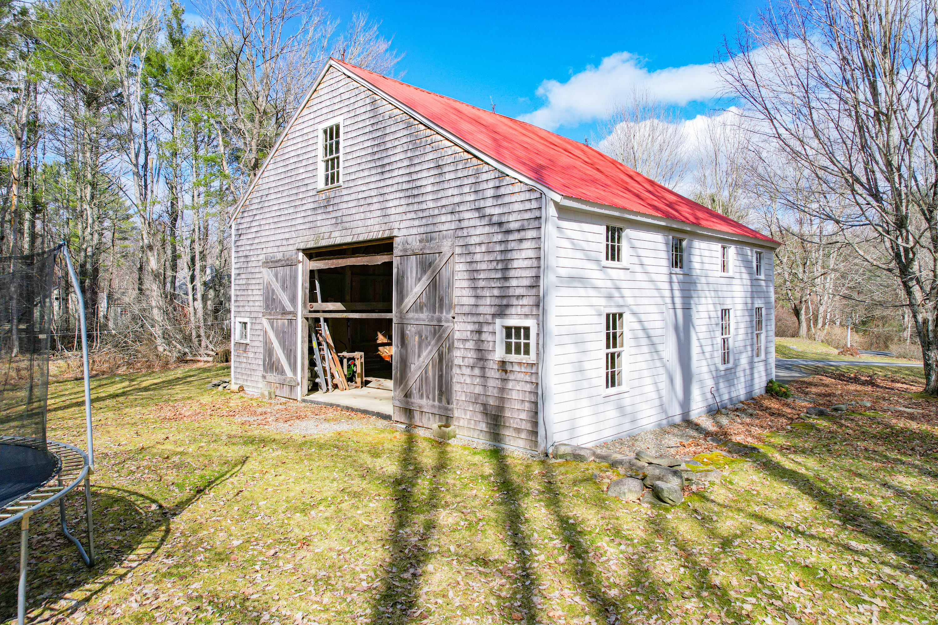 300 E East Neck Road