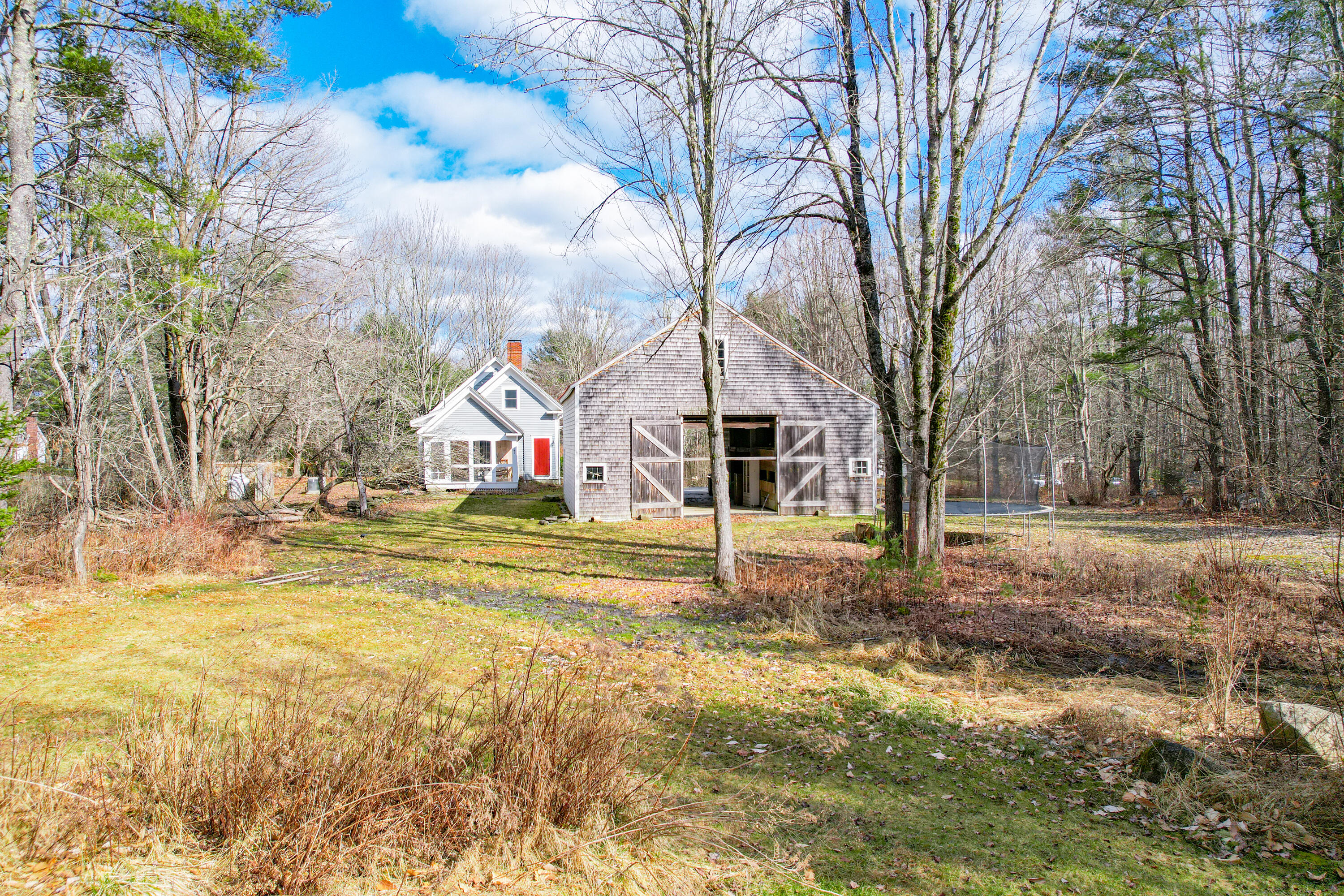 300 E East Neck Road
