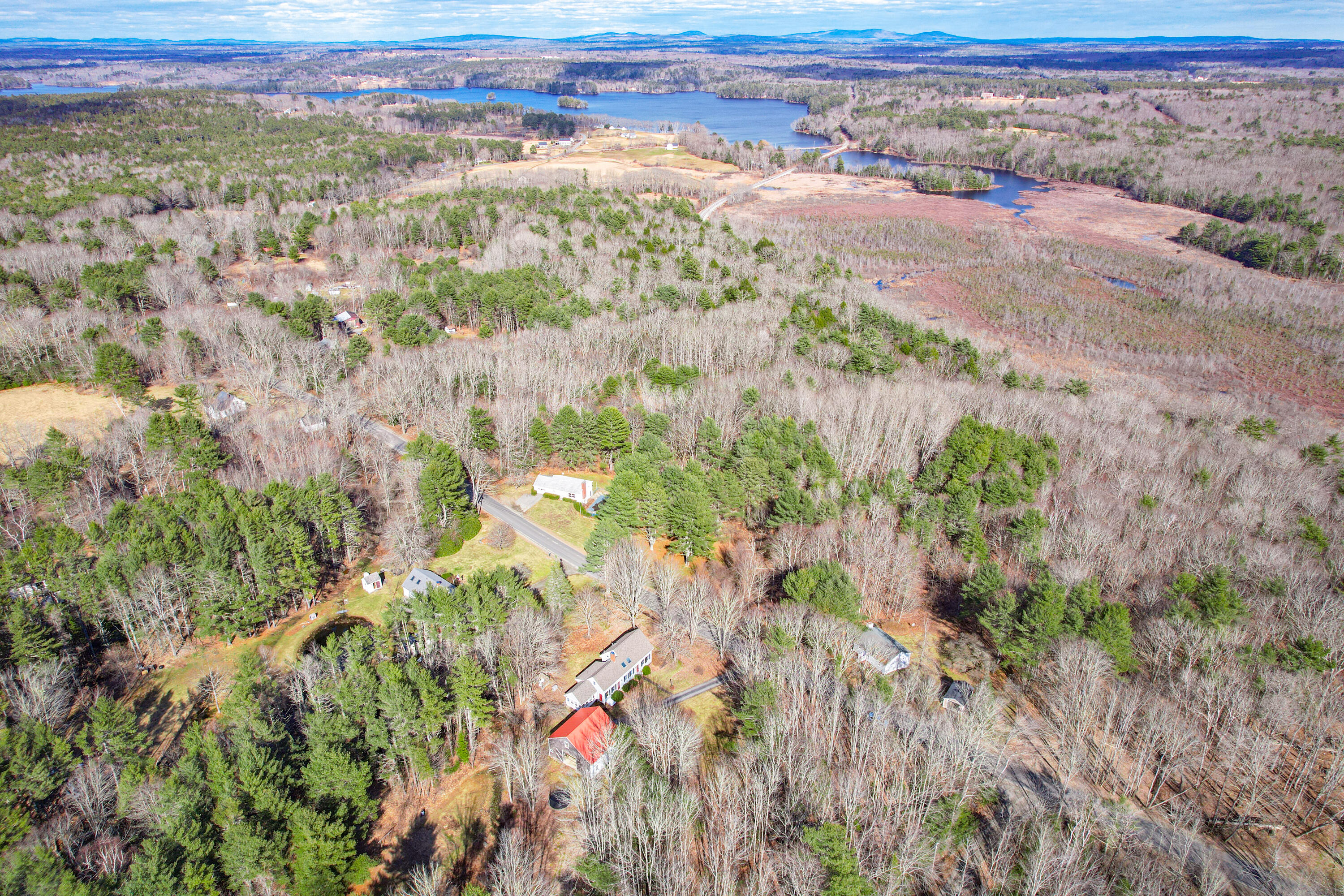 300 E East Neck Road