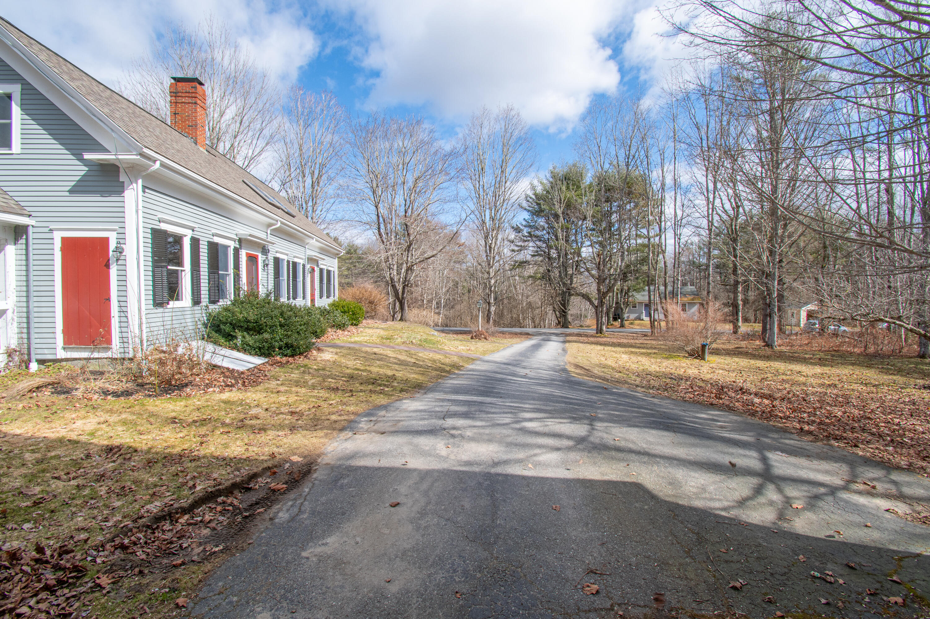 300 E East Neck Road