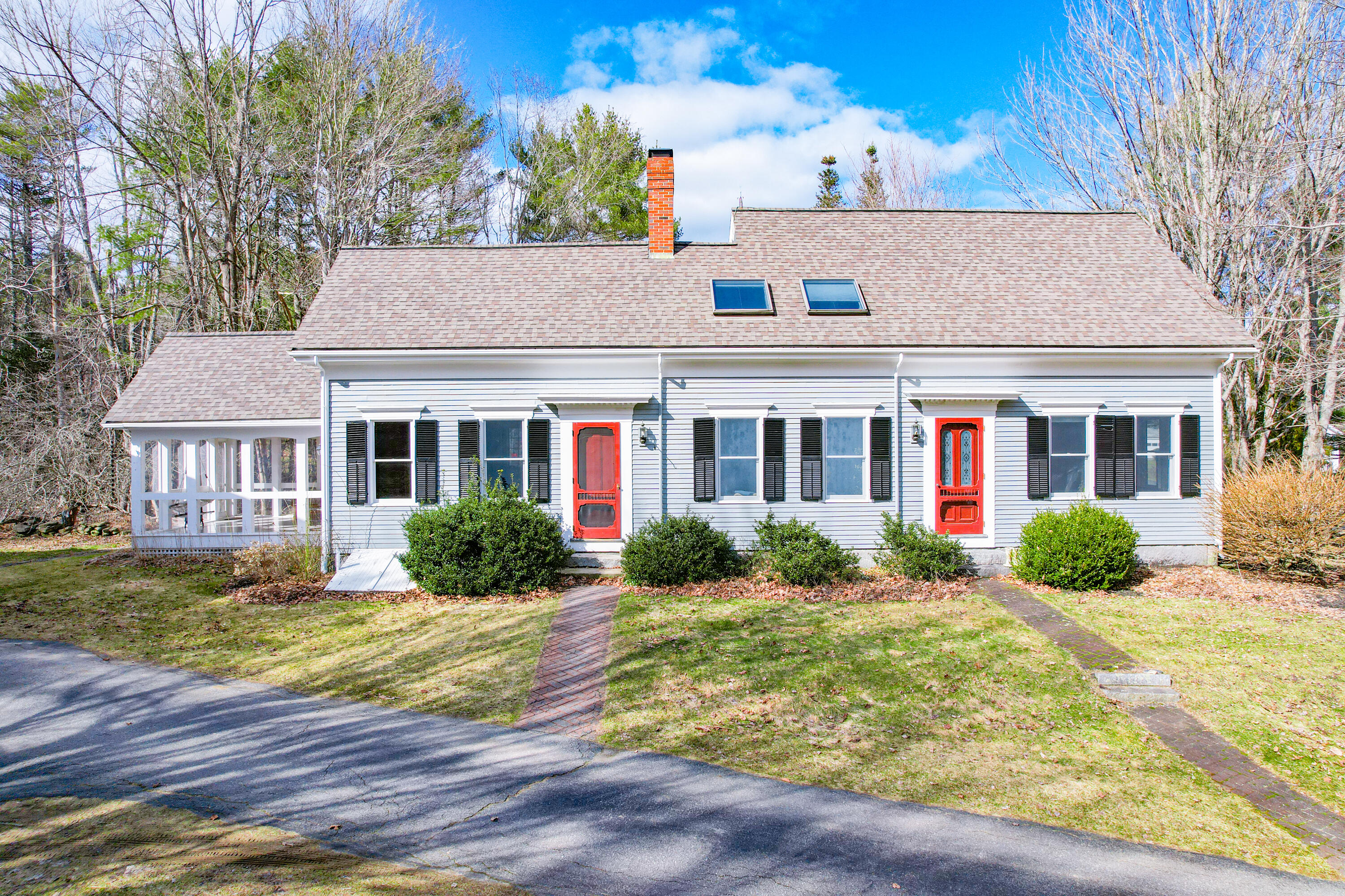 300 E East Neck Road