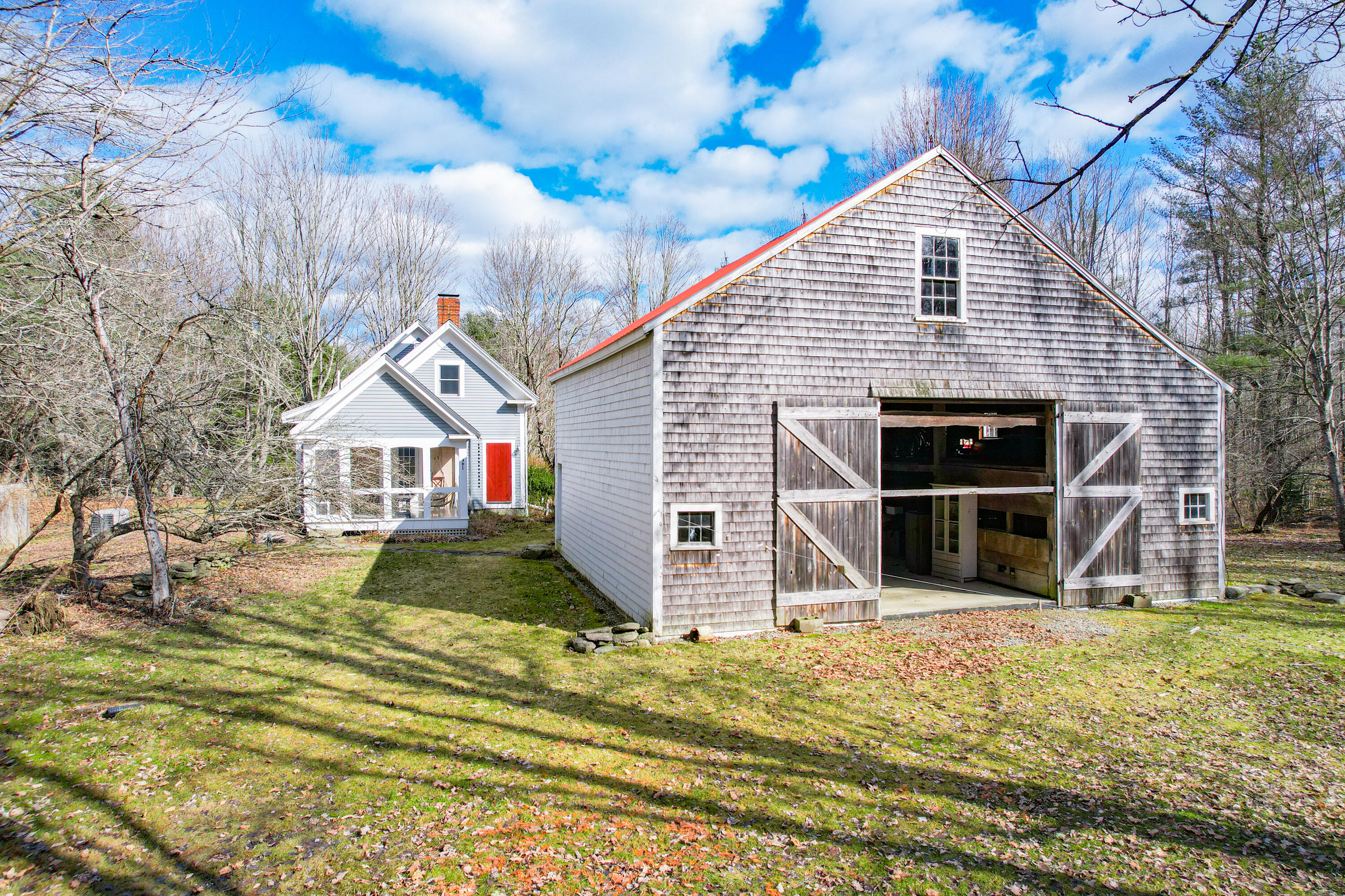 300 E East Neck Road