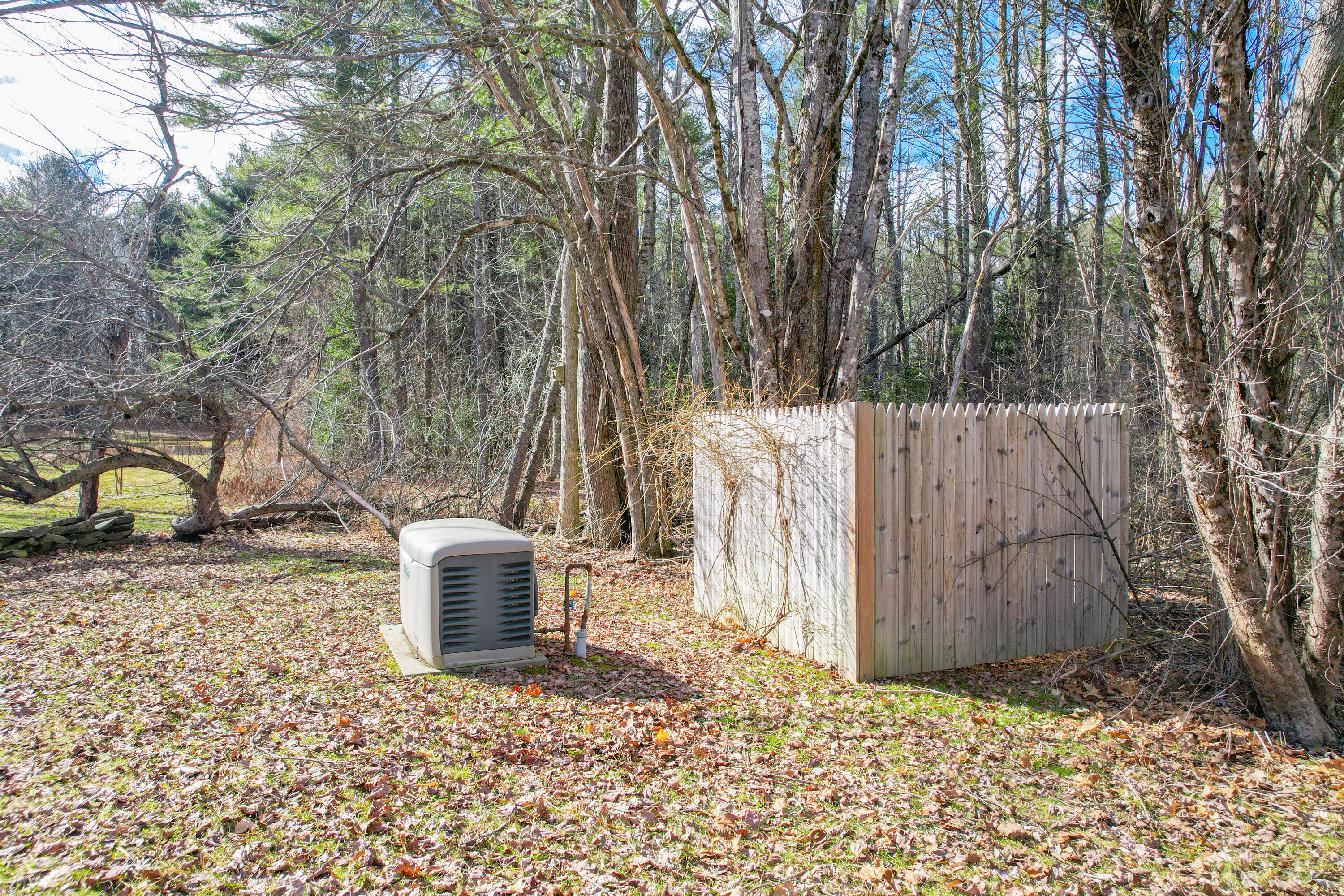 300 E East Neck Road