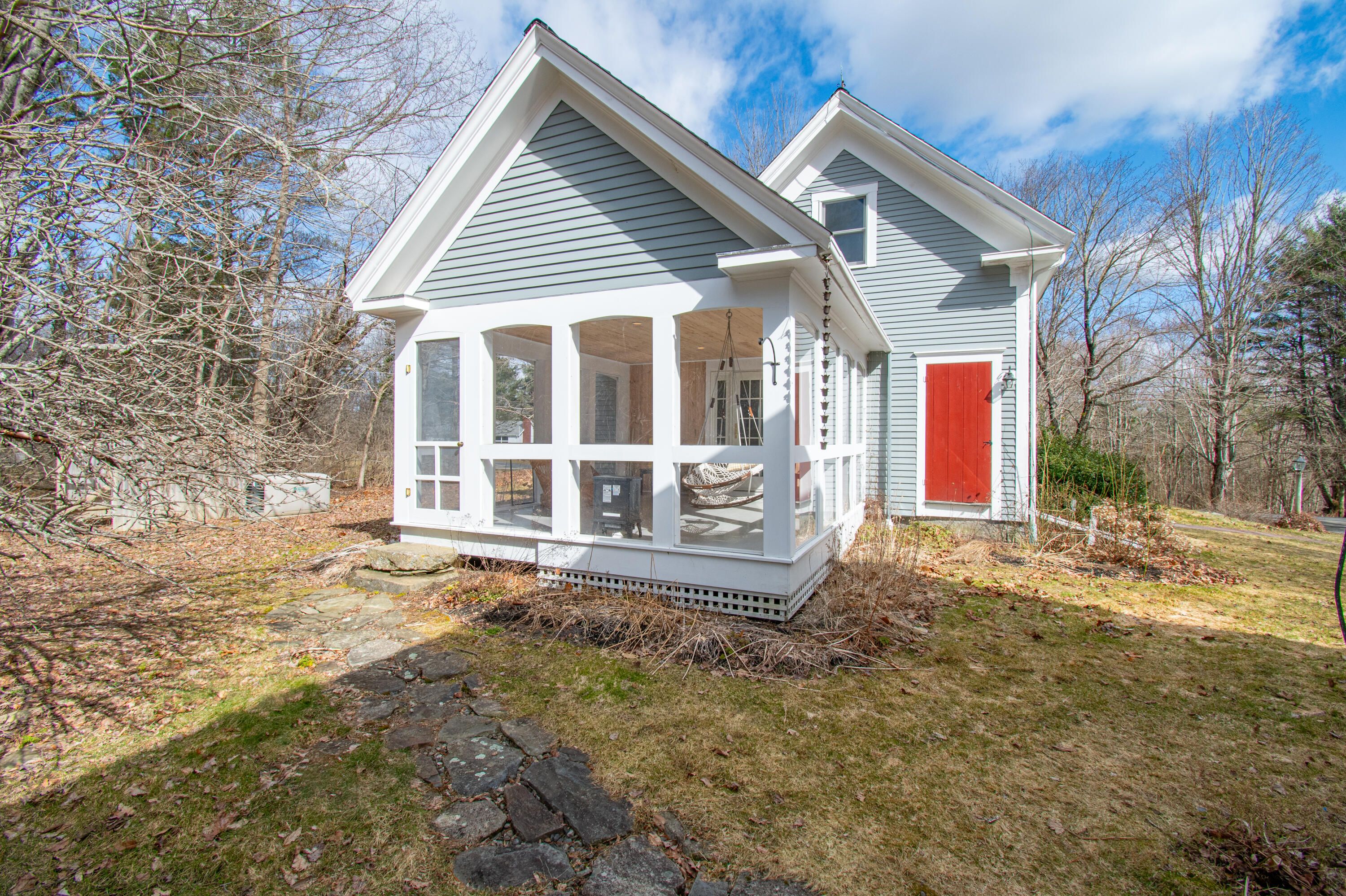 300 E East Neck Road