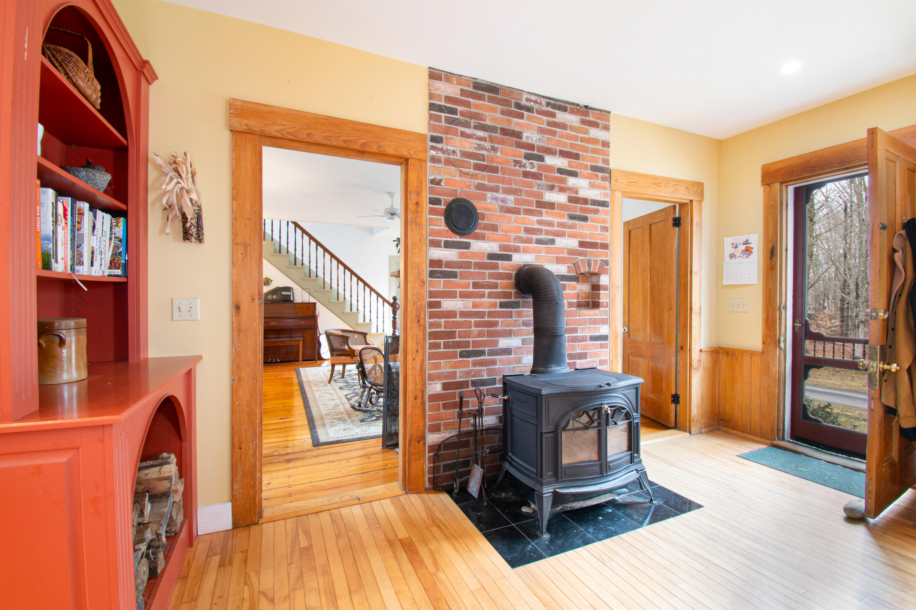 300 E East Neck Road