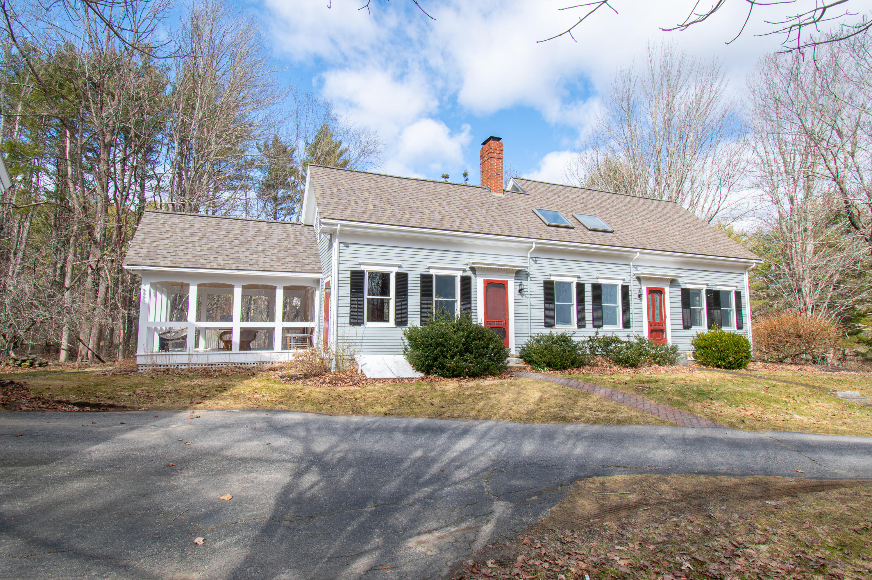 300 E East Neck Road