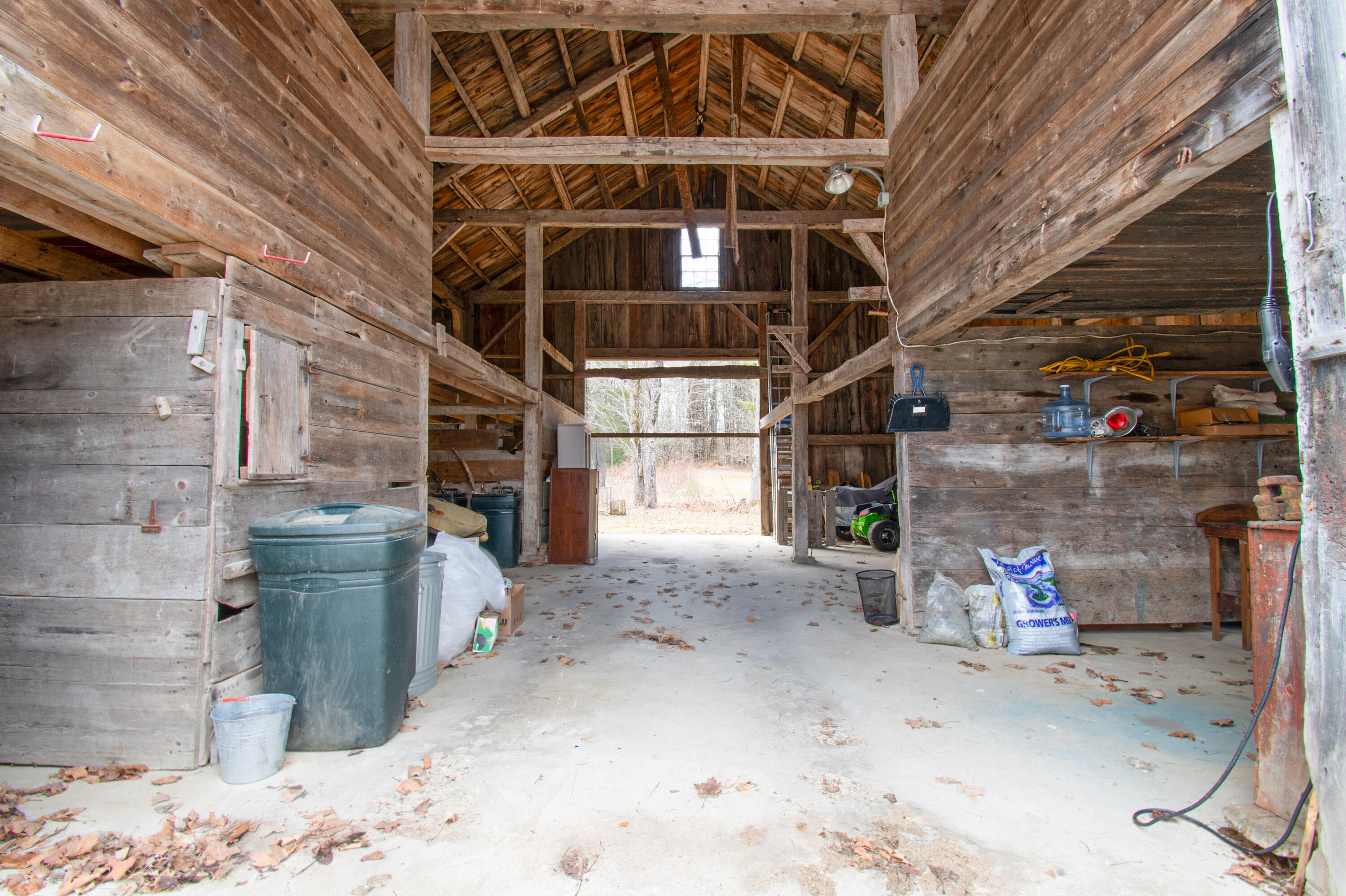 300 E East Neck Road