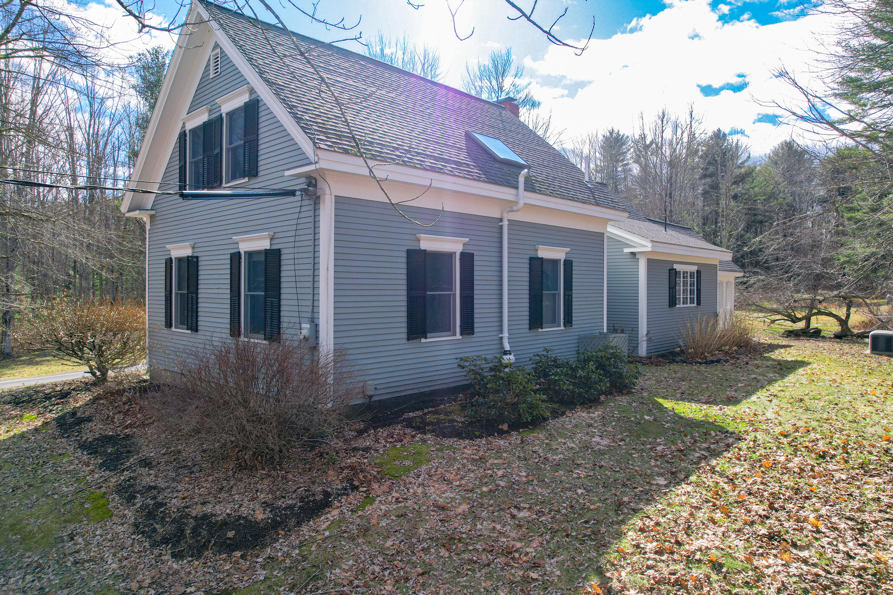 300 E East Neck Road
