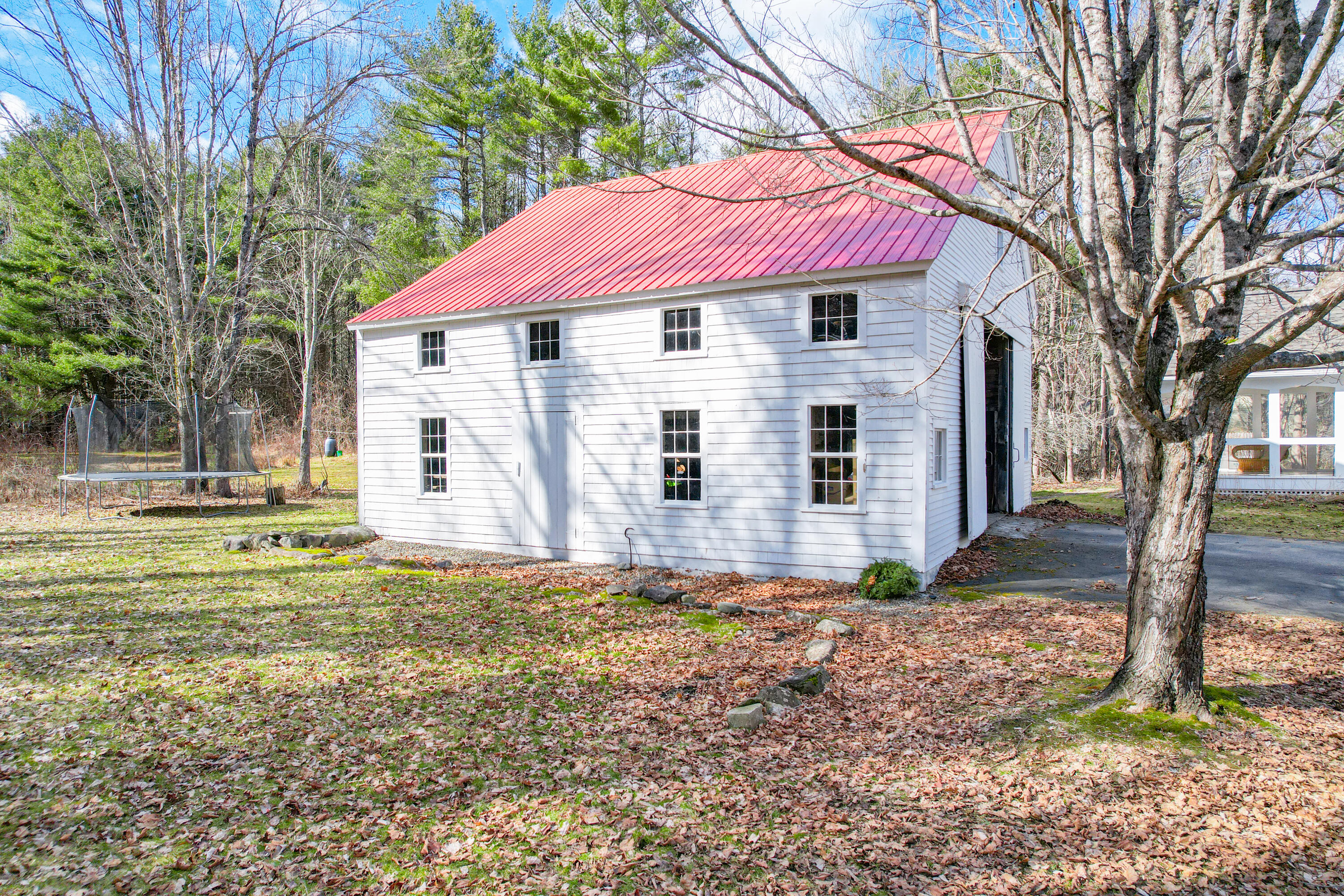 300 E East Neck Road