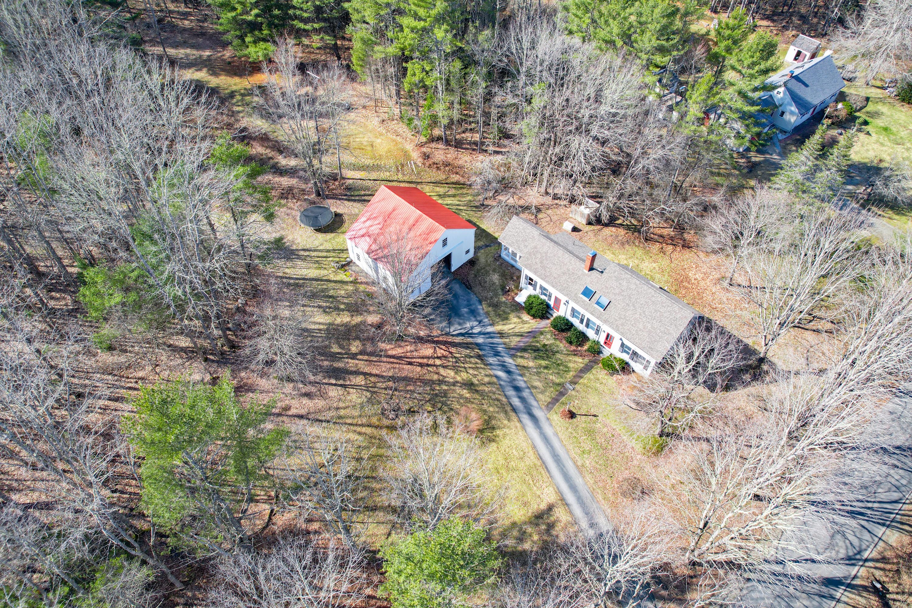 300 E East Neck Road