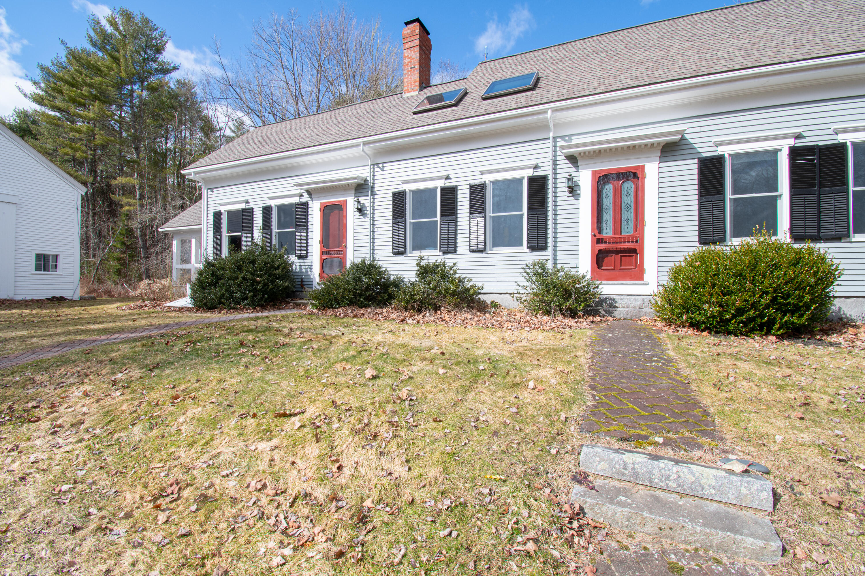 300 E East Neck Road