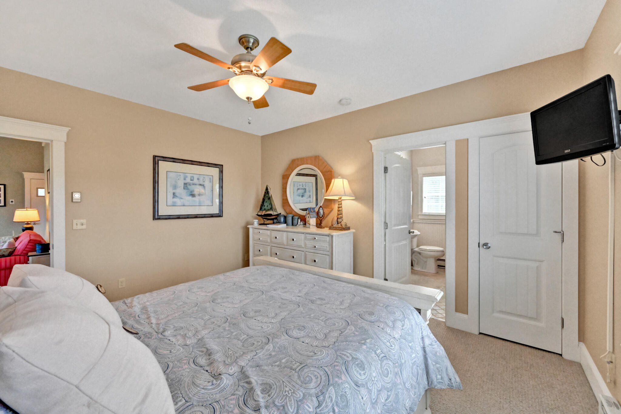 29 W Island Way, 512