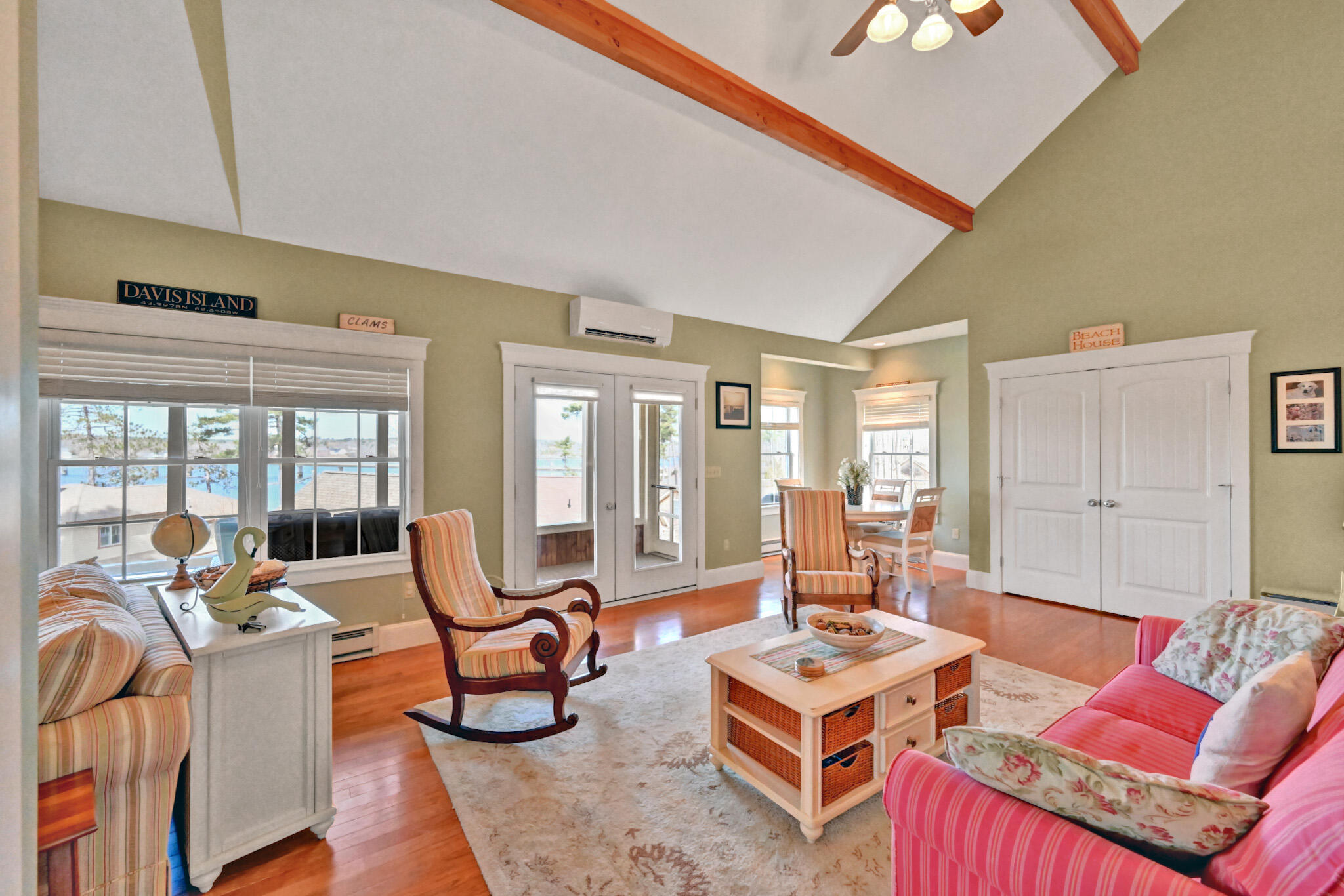 29 W Island Way, 512