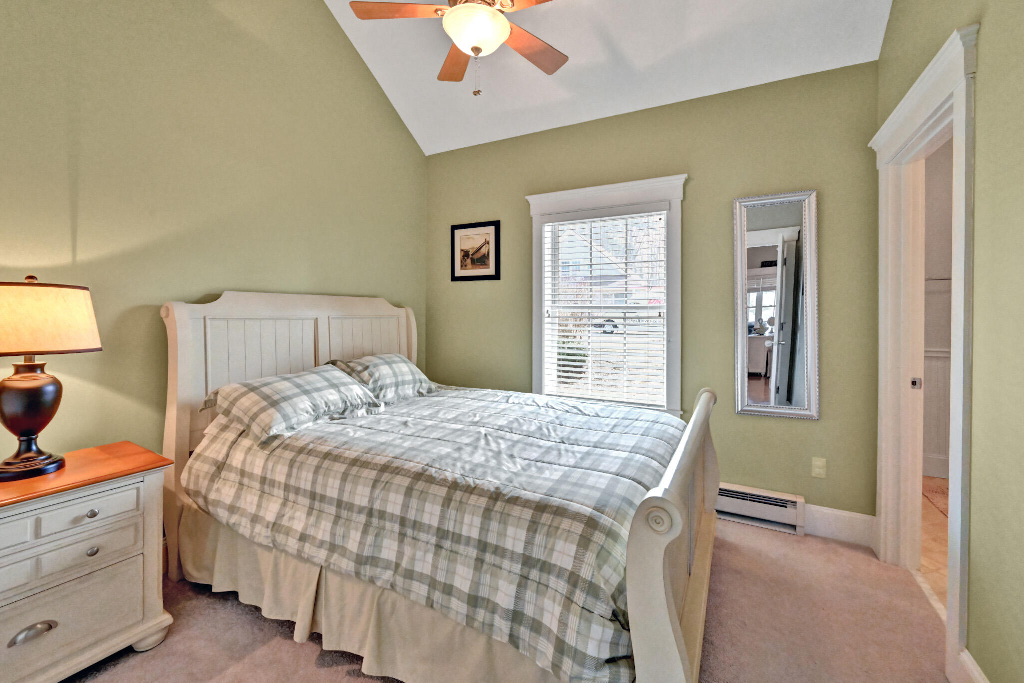 29 W Island Way, 512