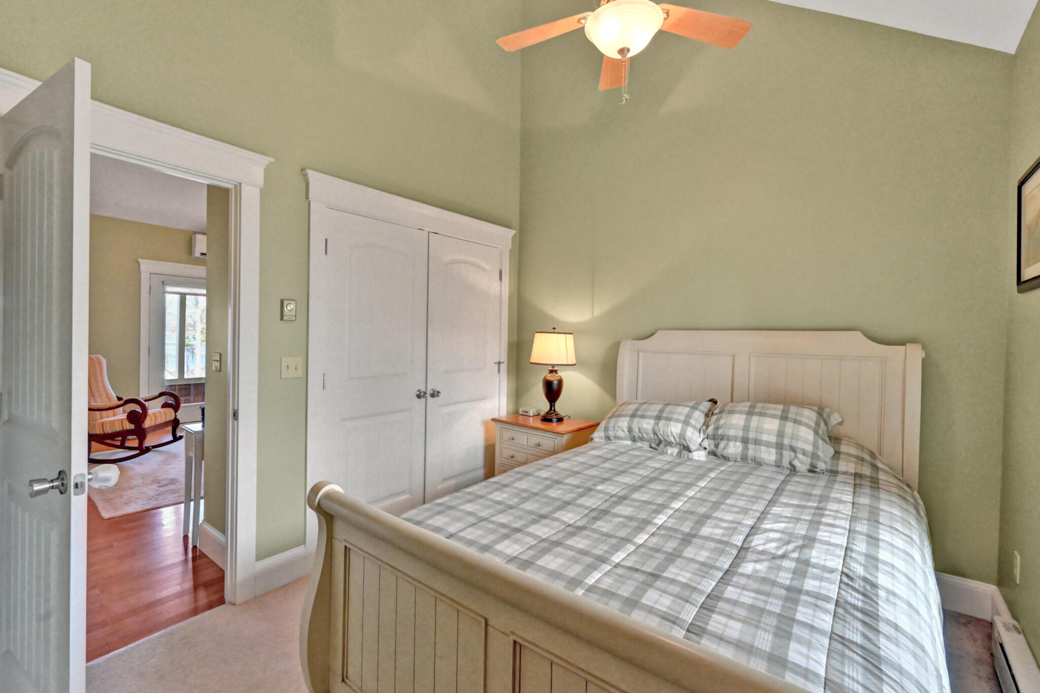 29 W Island Way, 512