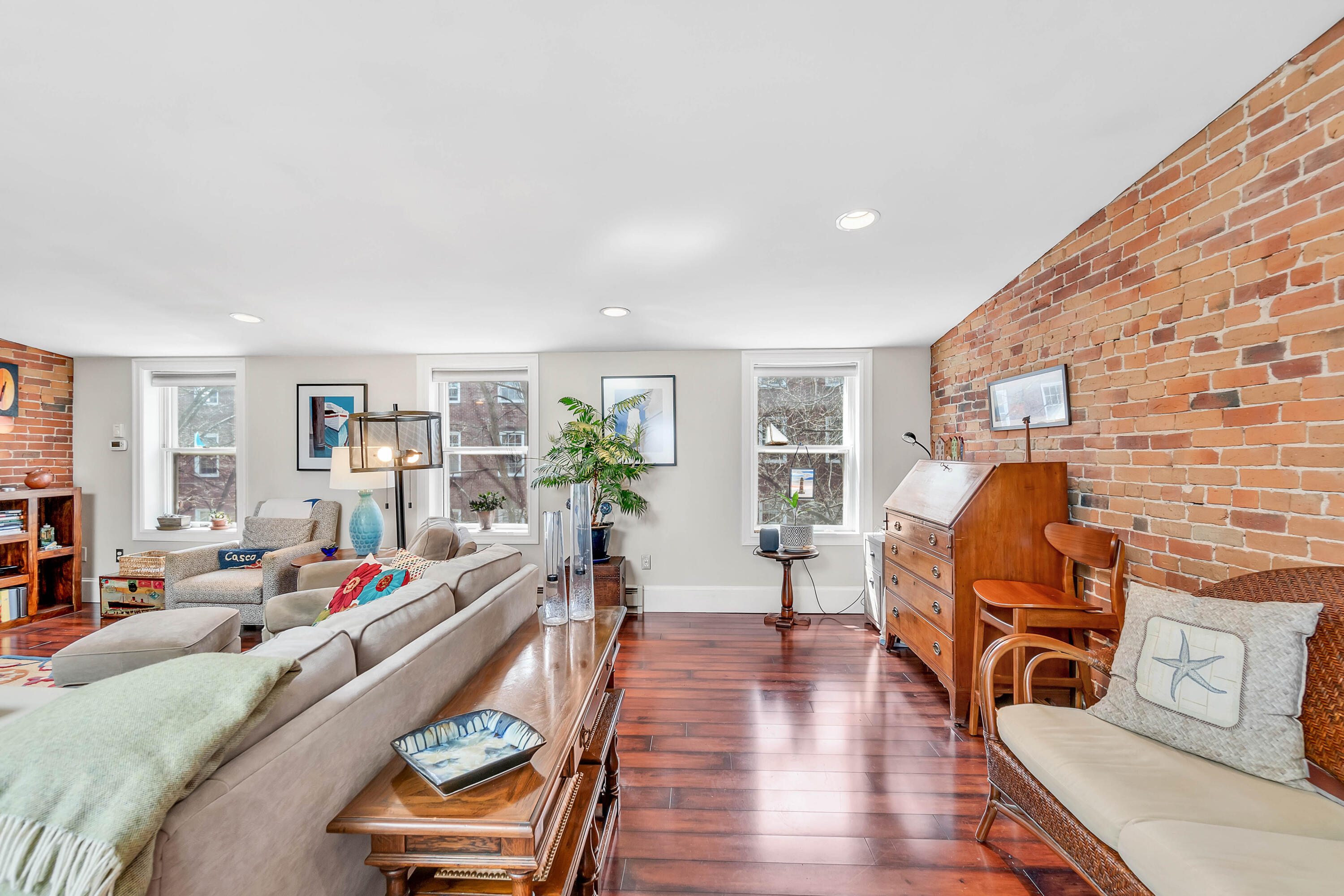 93 Park Street, 1