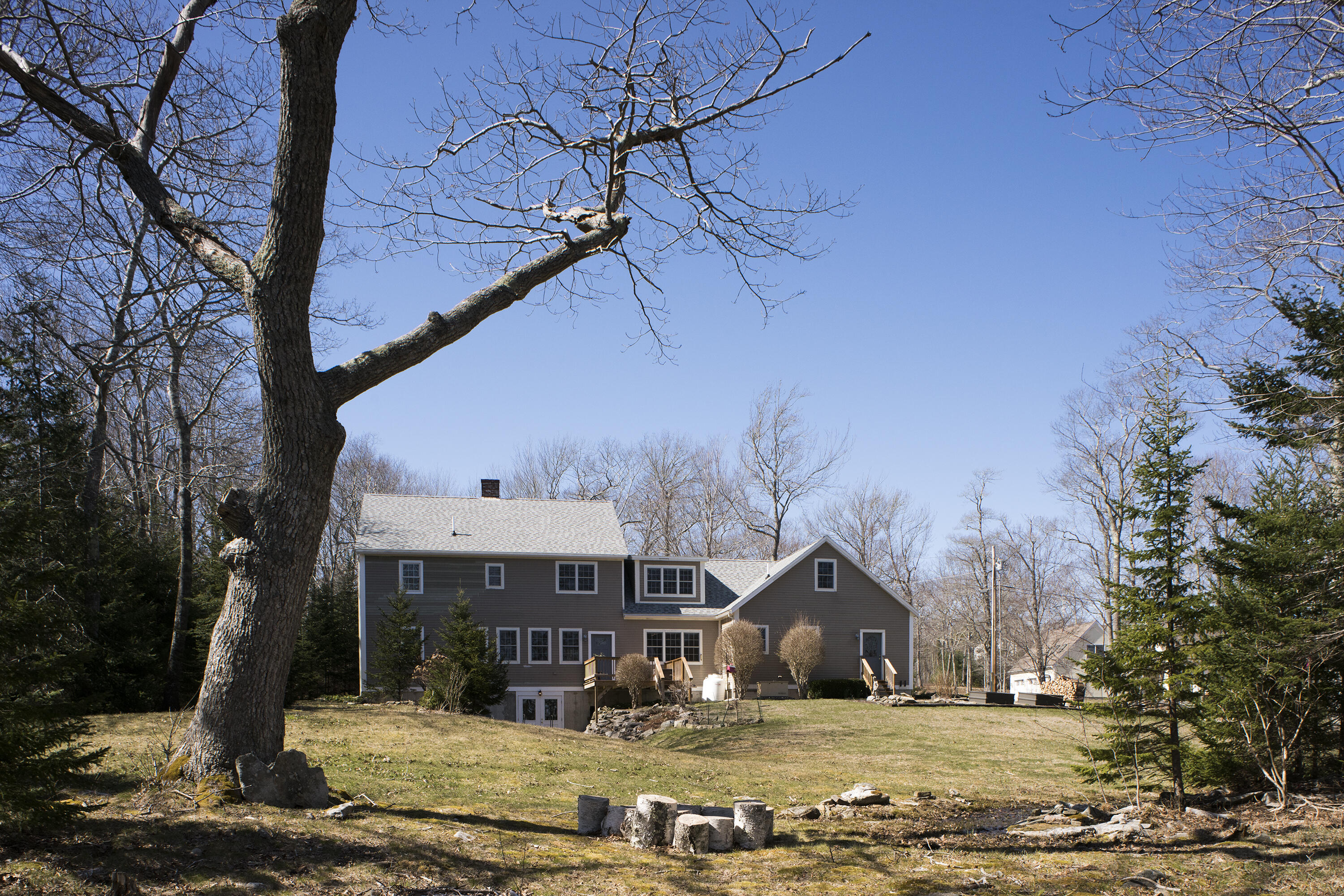 85 Spring Hill Loop