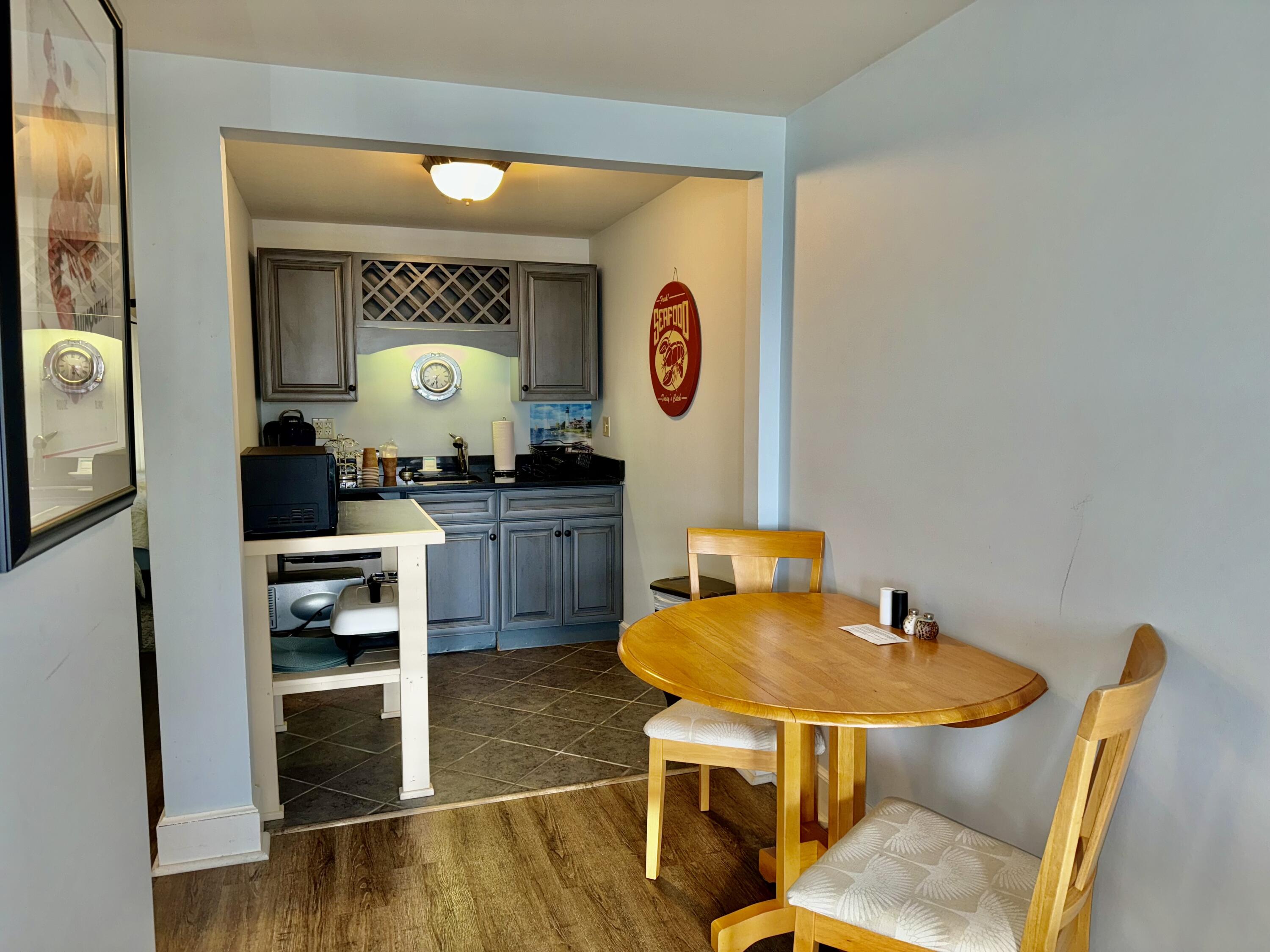 304 Eddy Road, 206