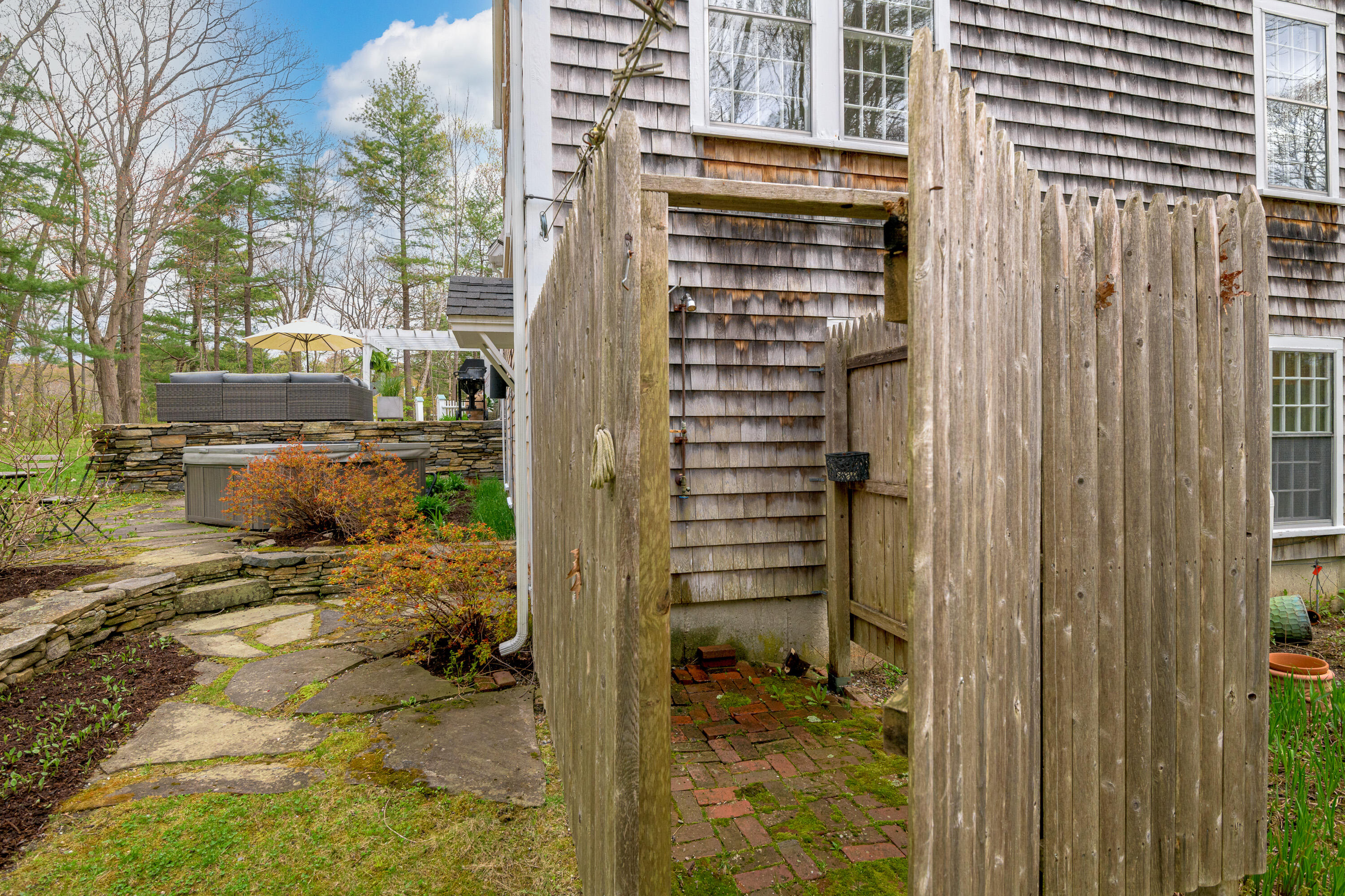 10 Locksley Road