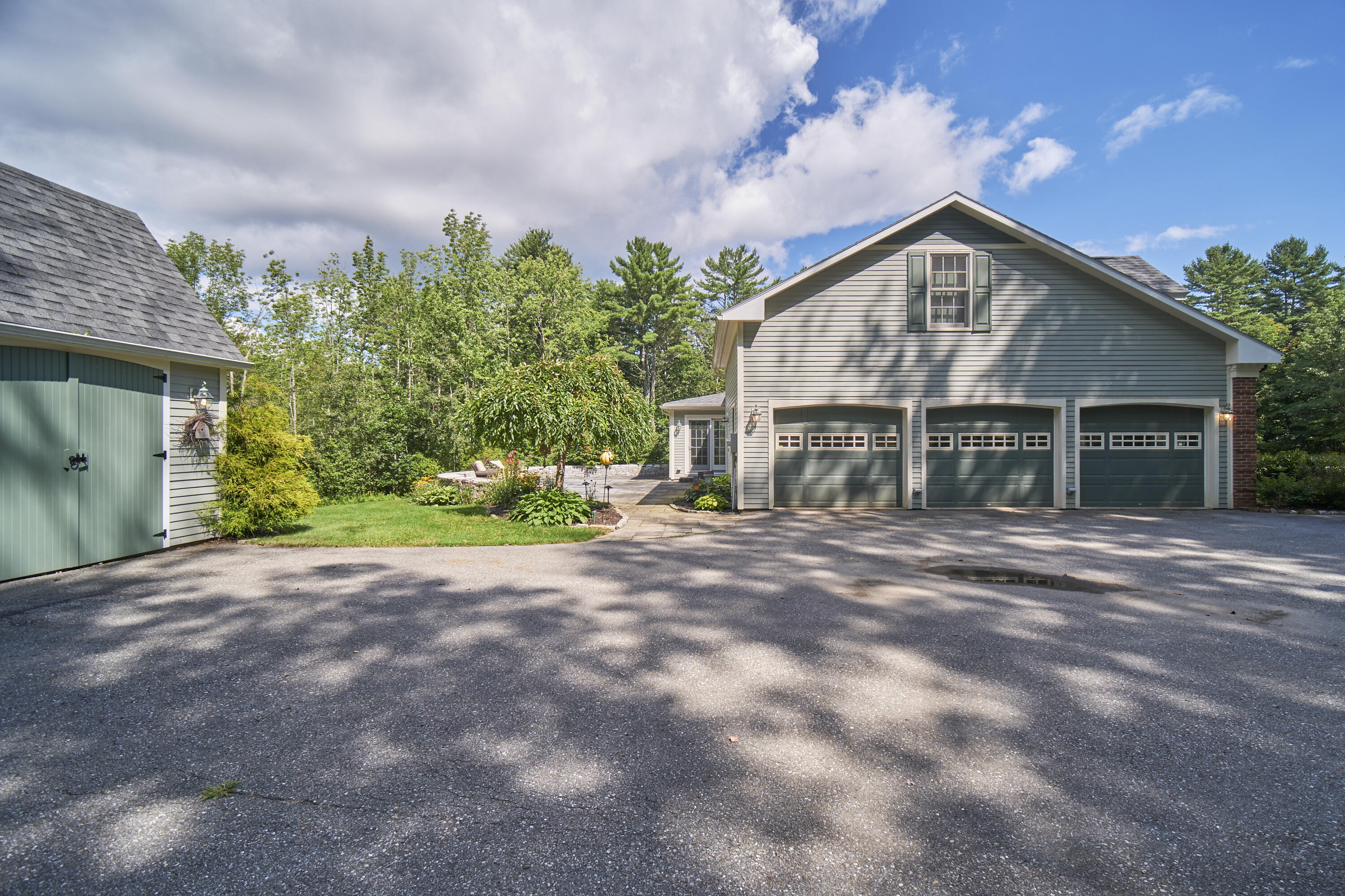 17 Ledgewood Drive