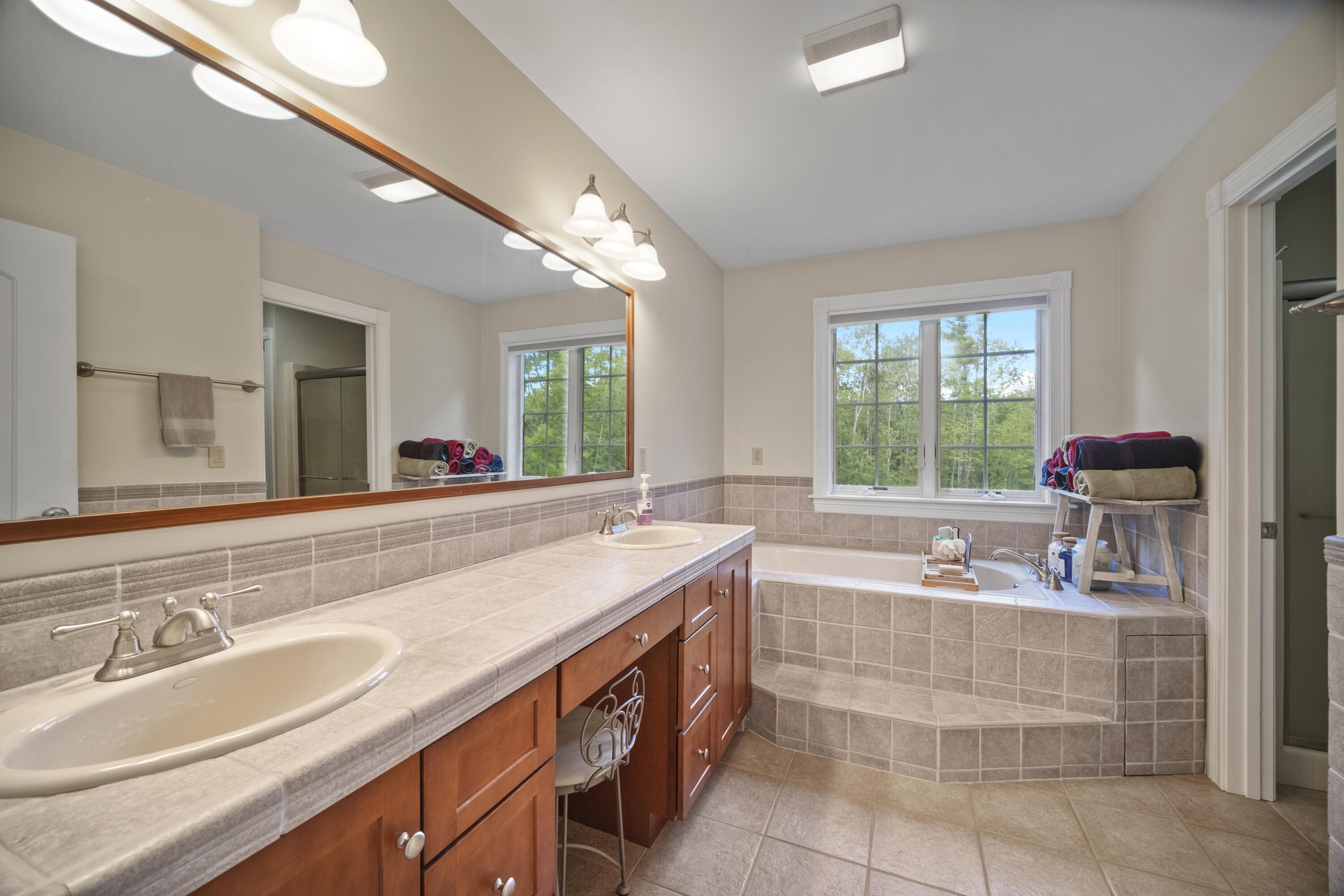 17 Ledgewood Drive