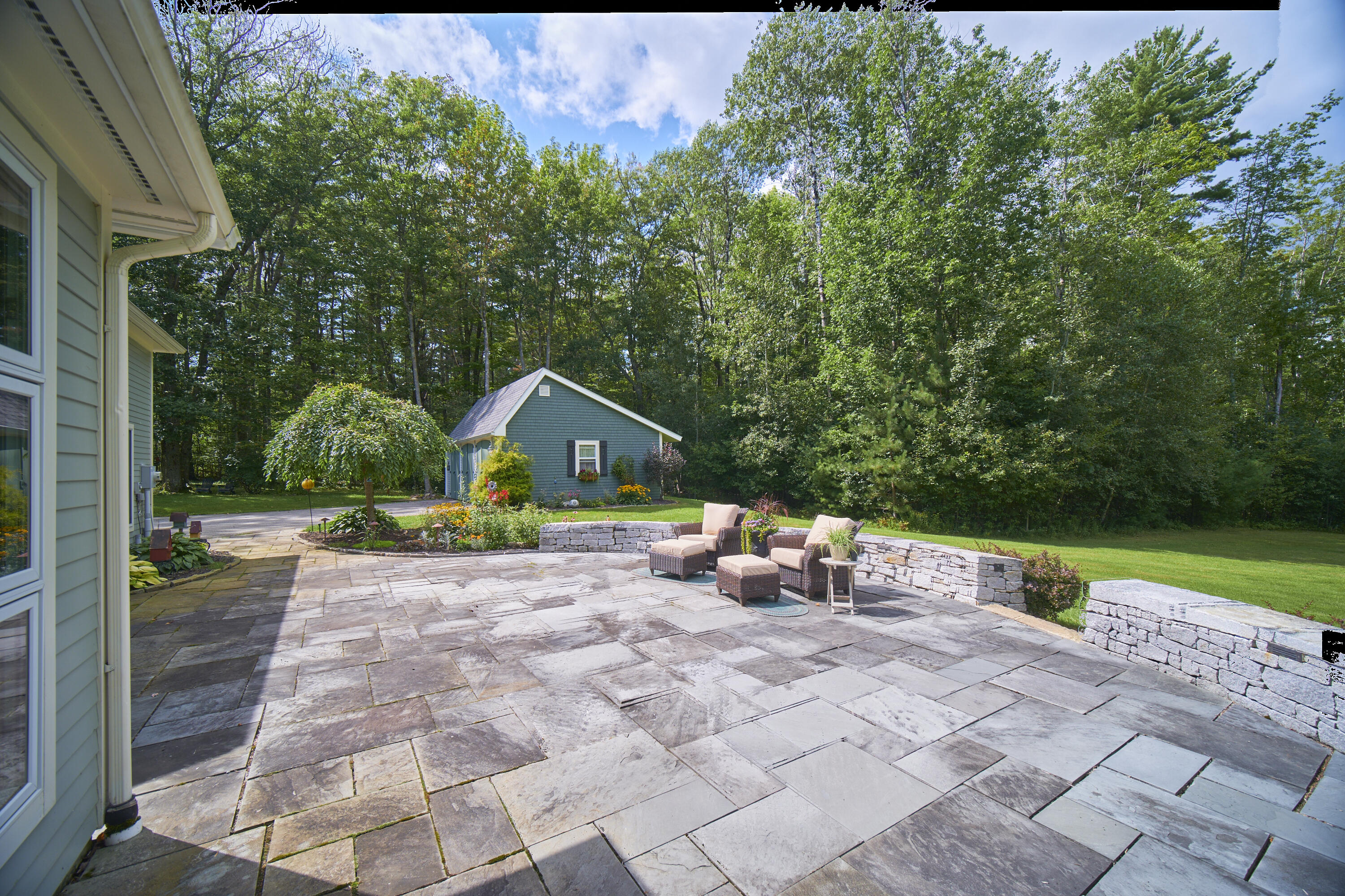 17 Ledgewood Drive