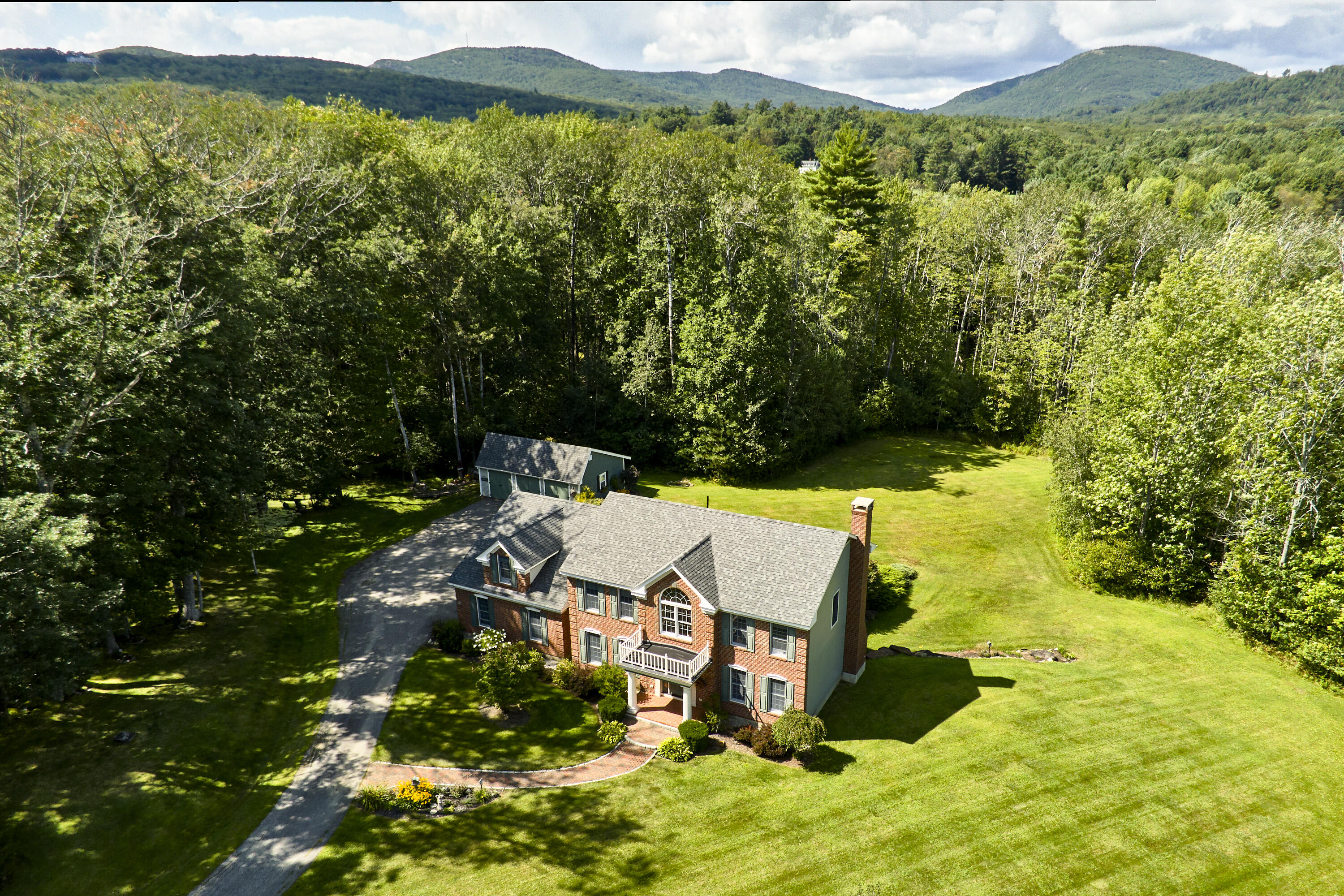 17 Ledgewood Drive