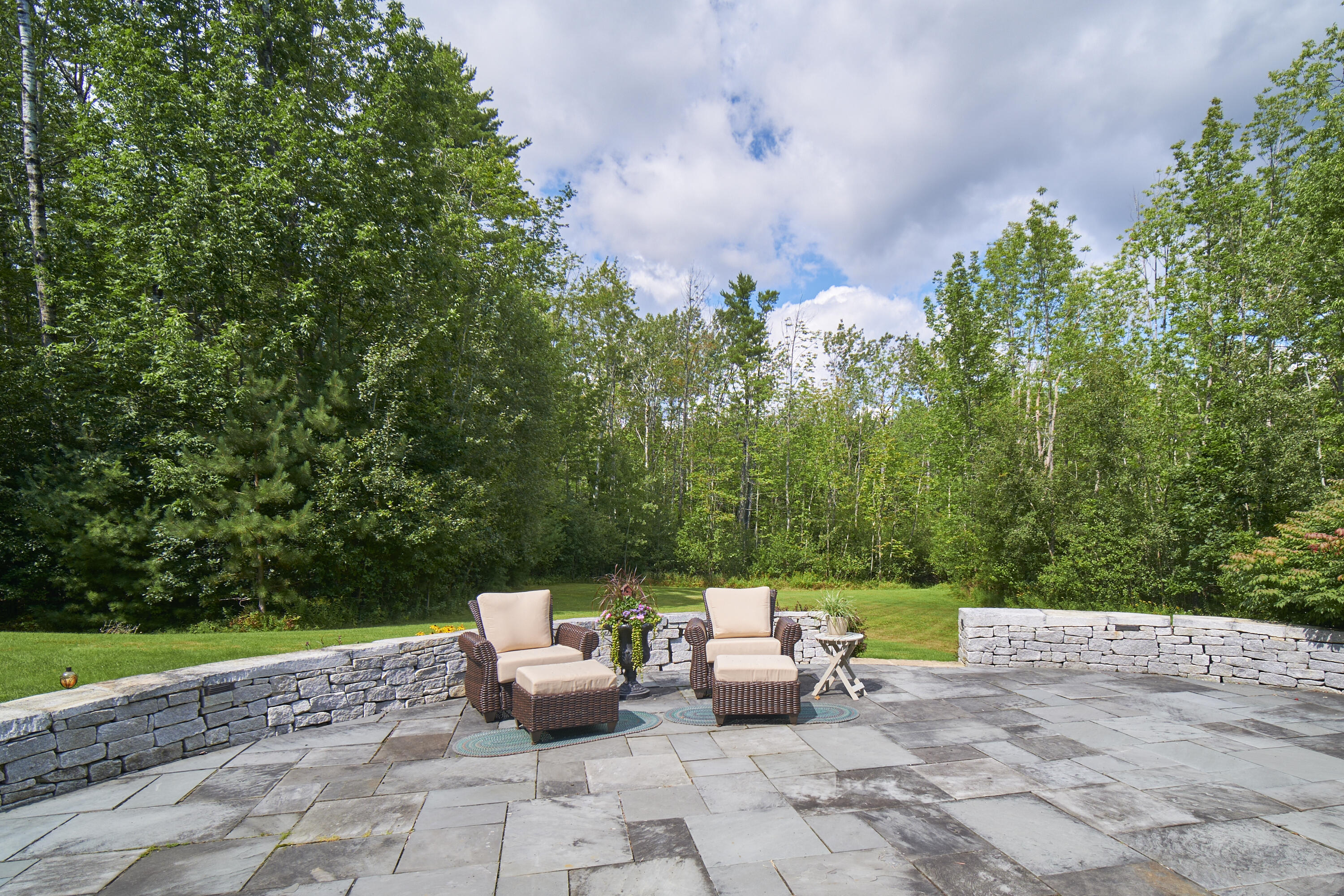 17 Ledgewood Drive