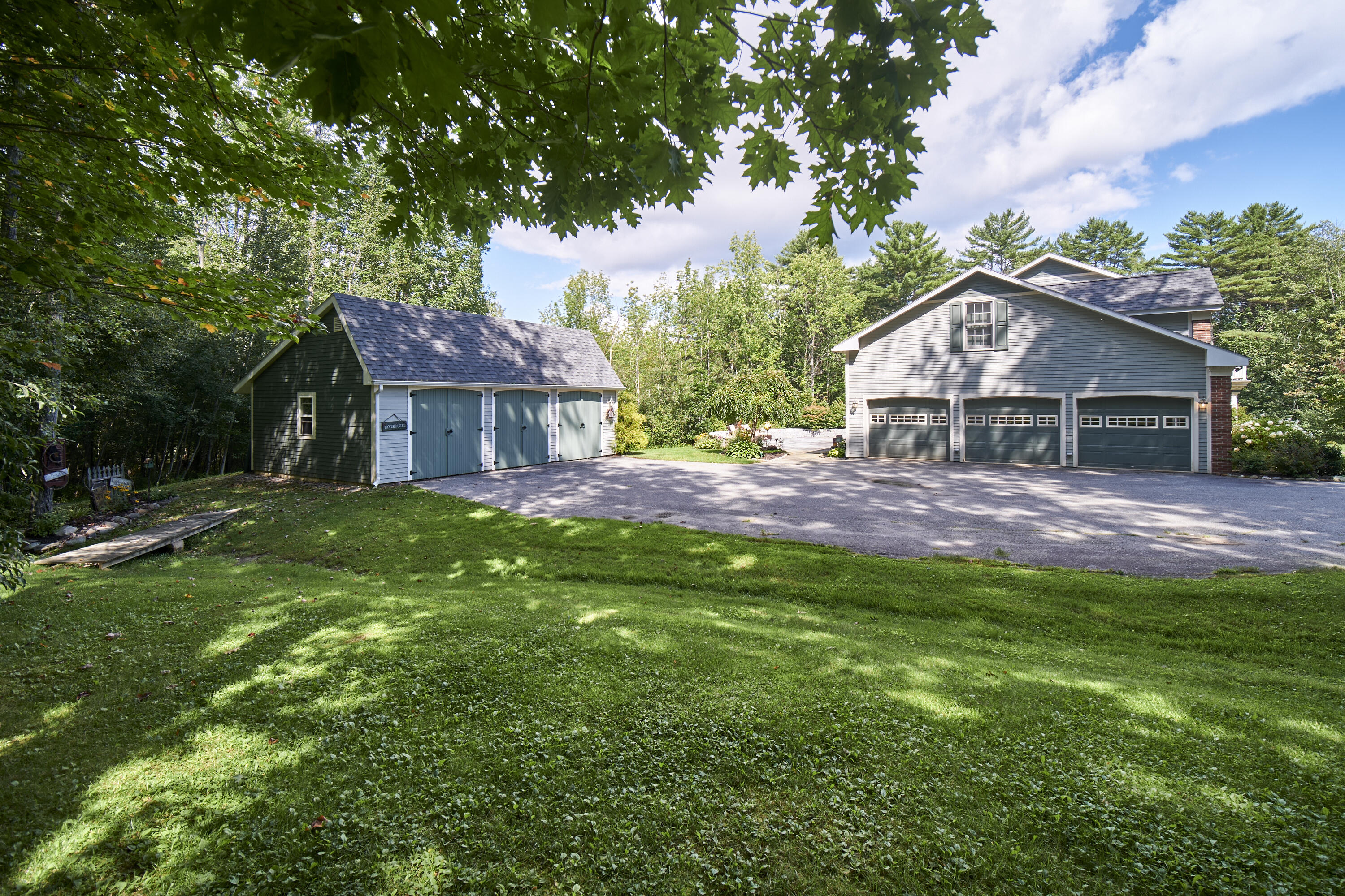 17 Ledgewood Drive