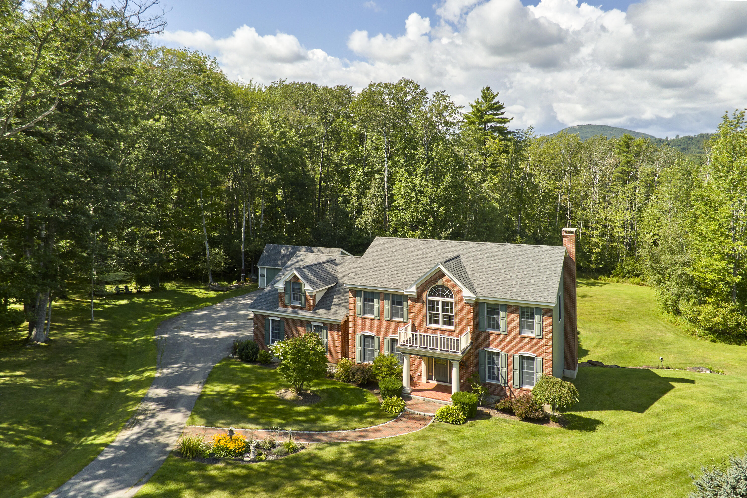 17 Ledgewood Drive
