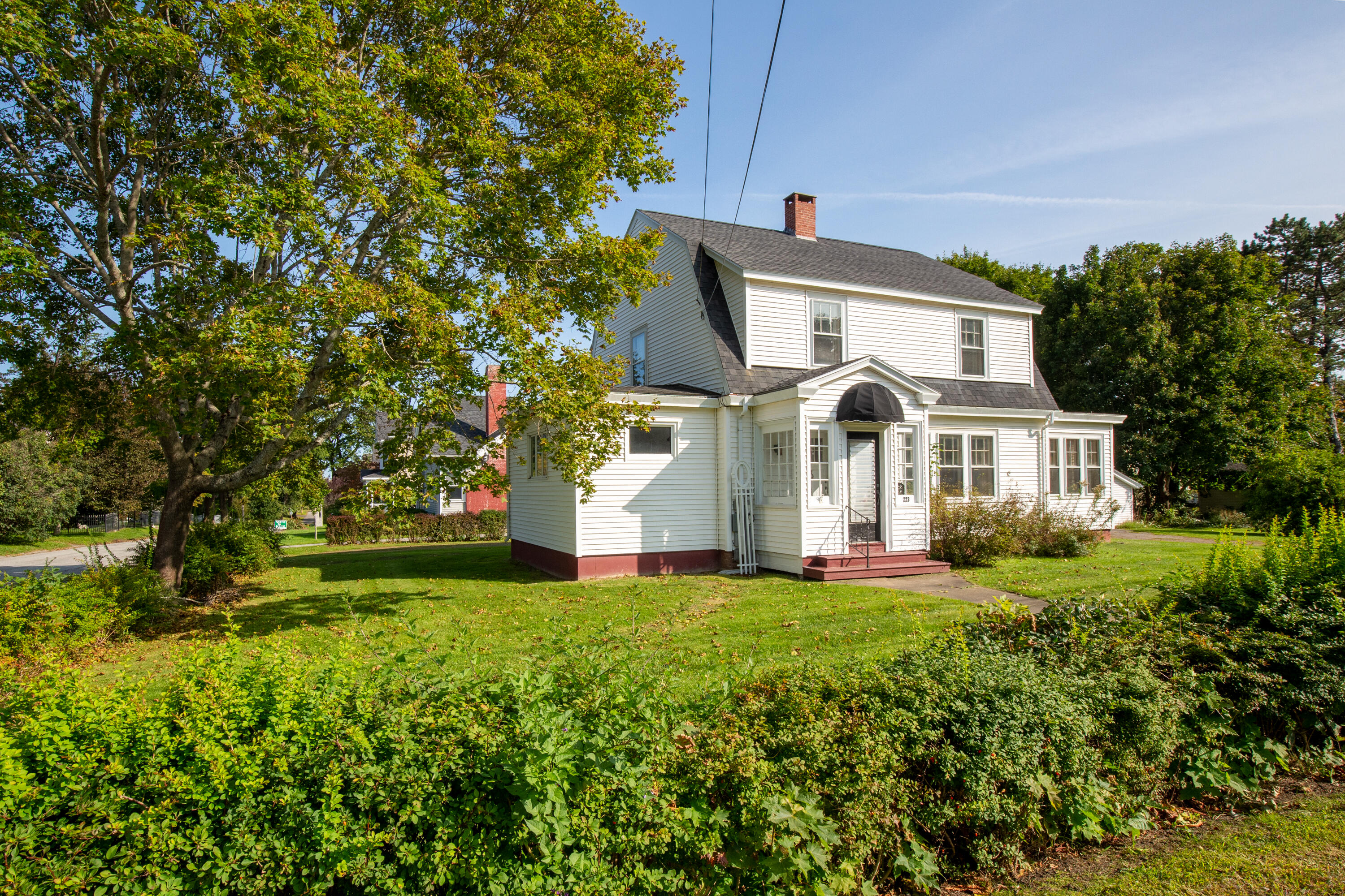 223 Broadway