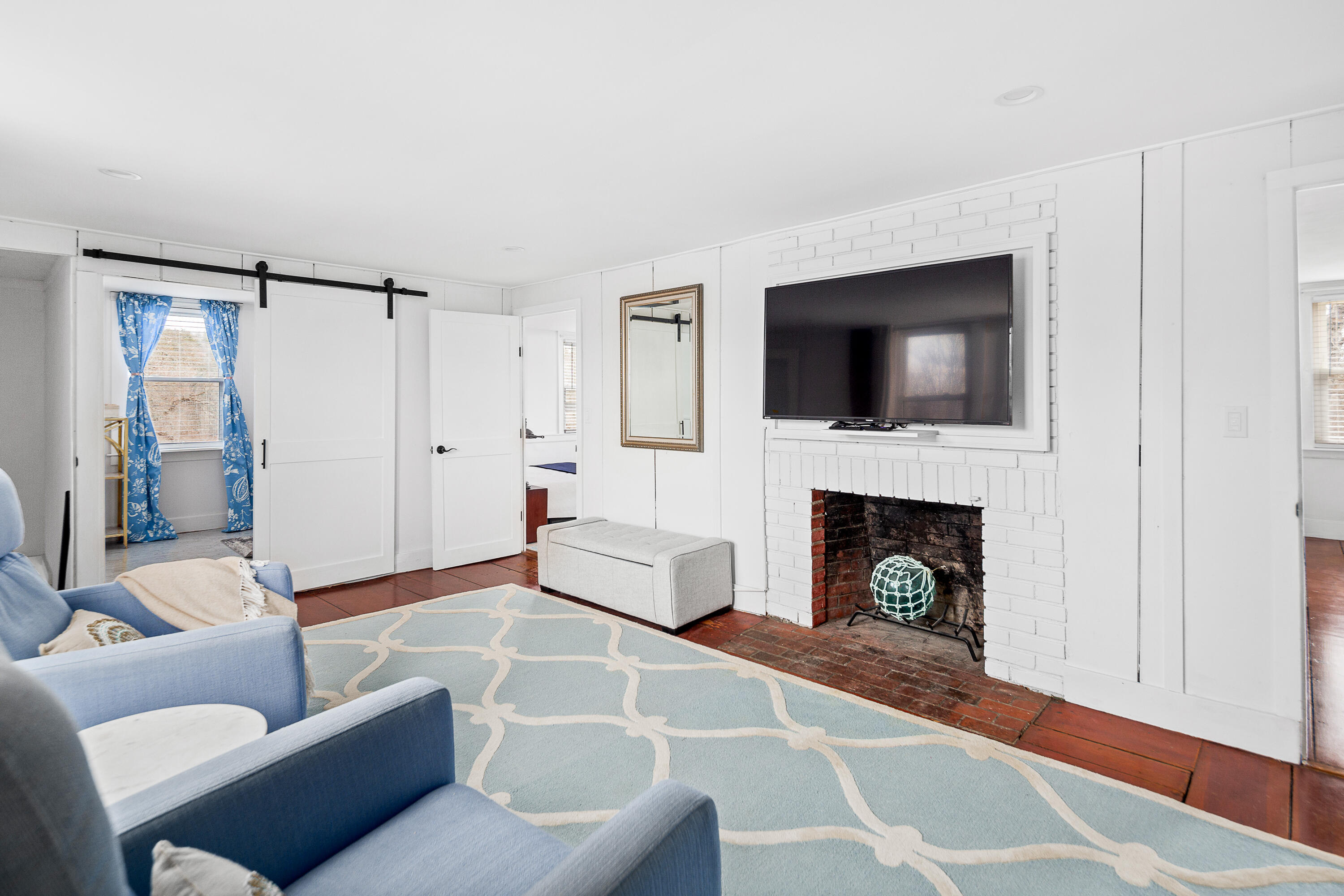 279 Middle Road