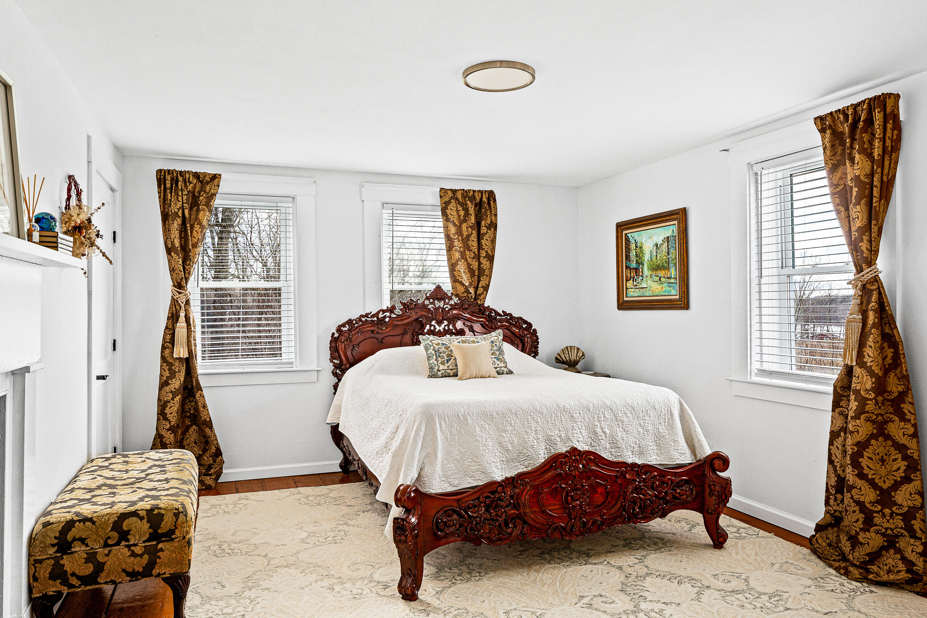 279 Middle Road