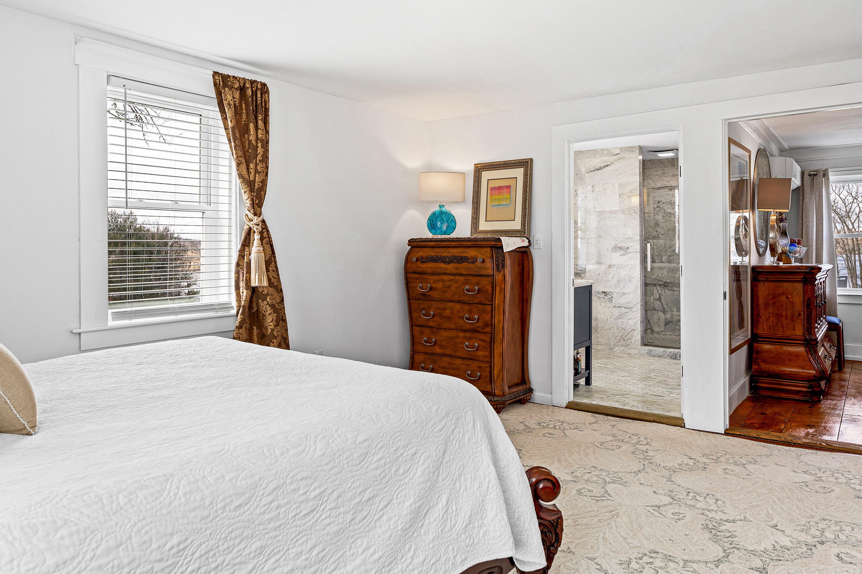 279 Middle Road