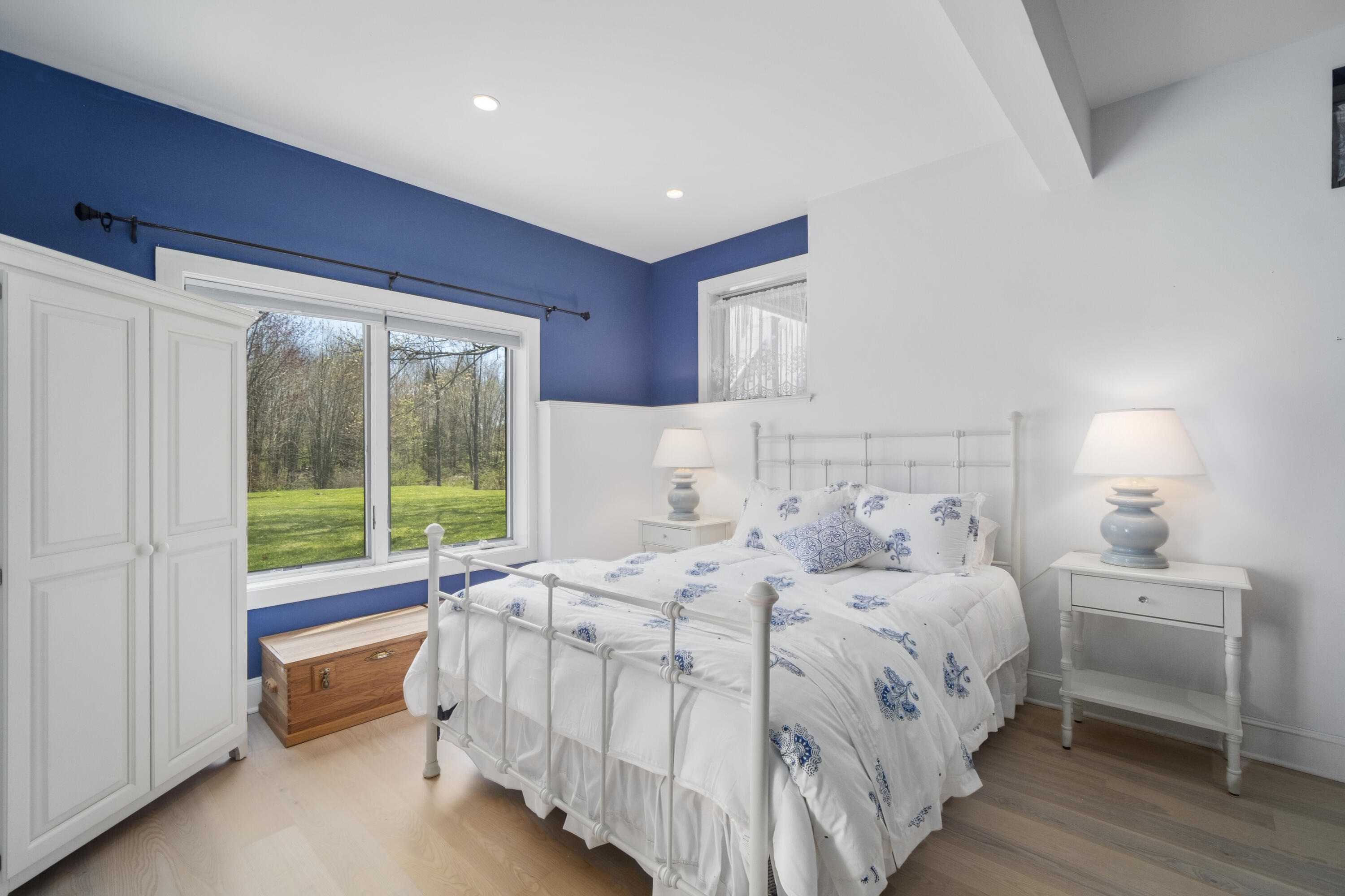 16 Ledgewood Drive