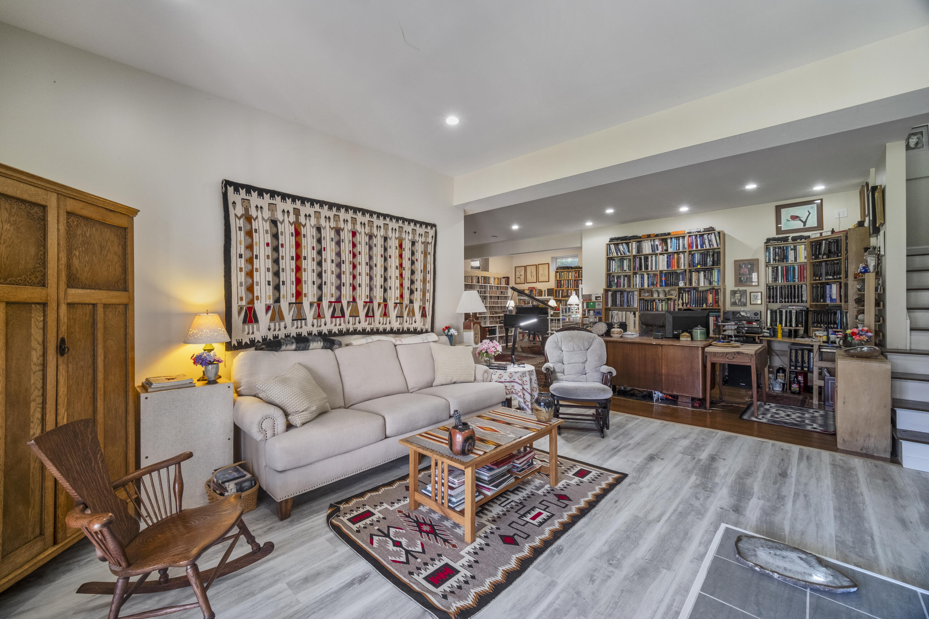 16 Ledgewood Drive