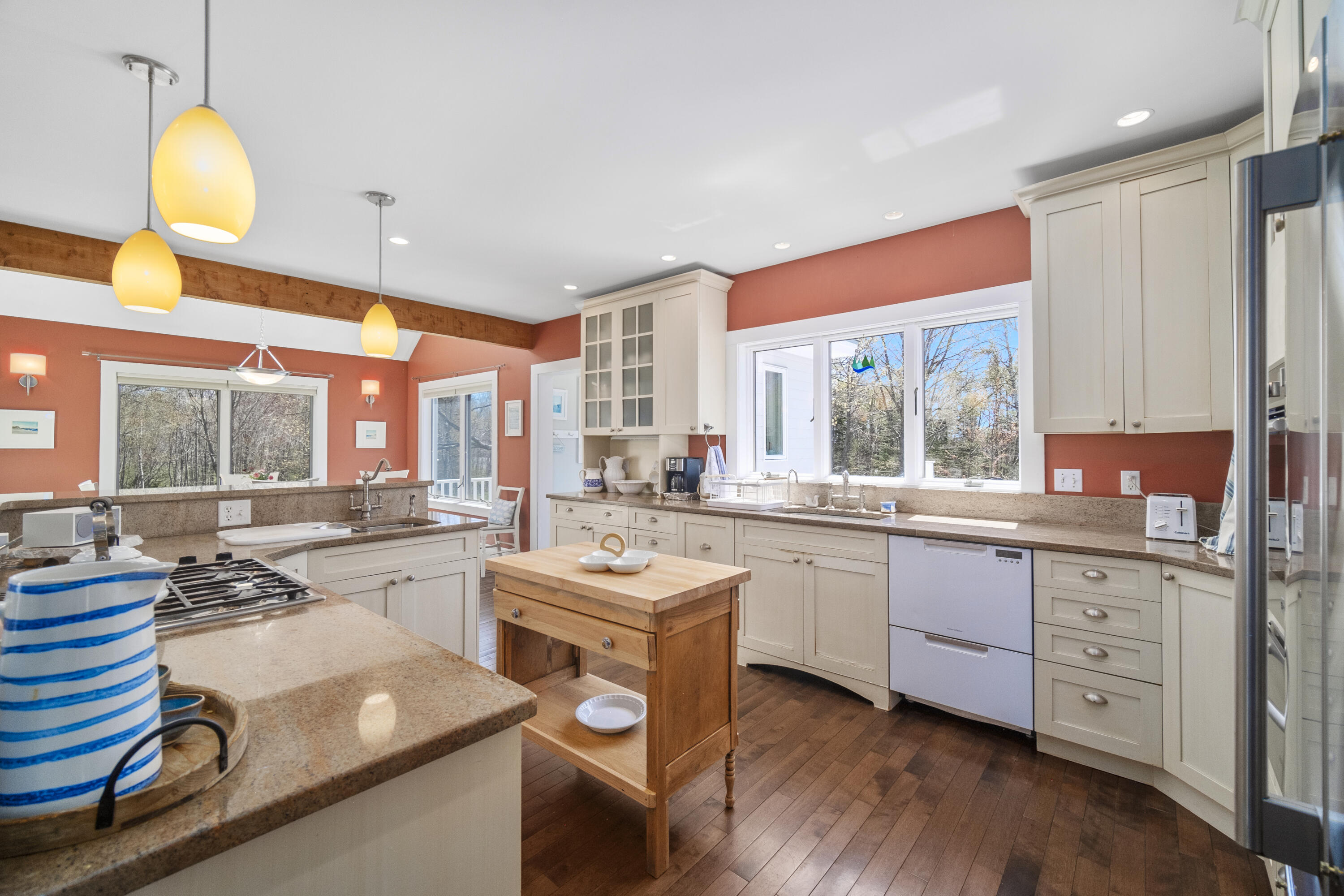 16 Ledgewood Drive